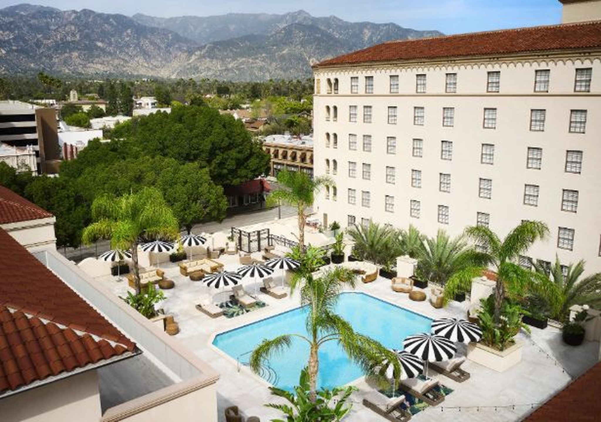 Room Deluxe Pool View