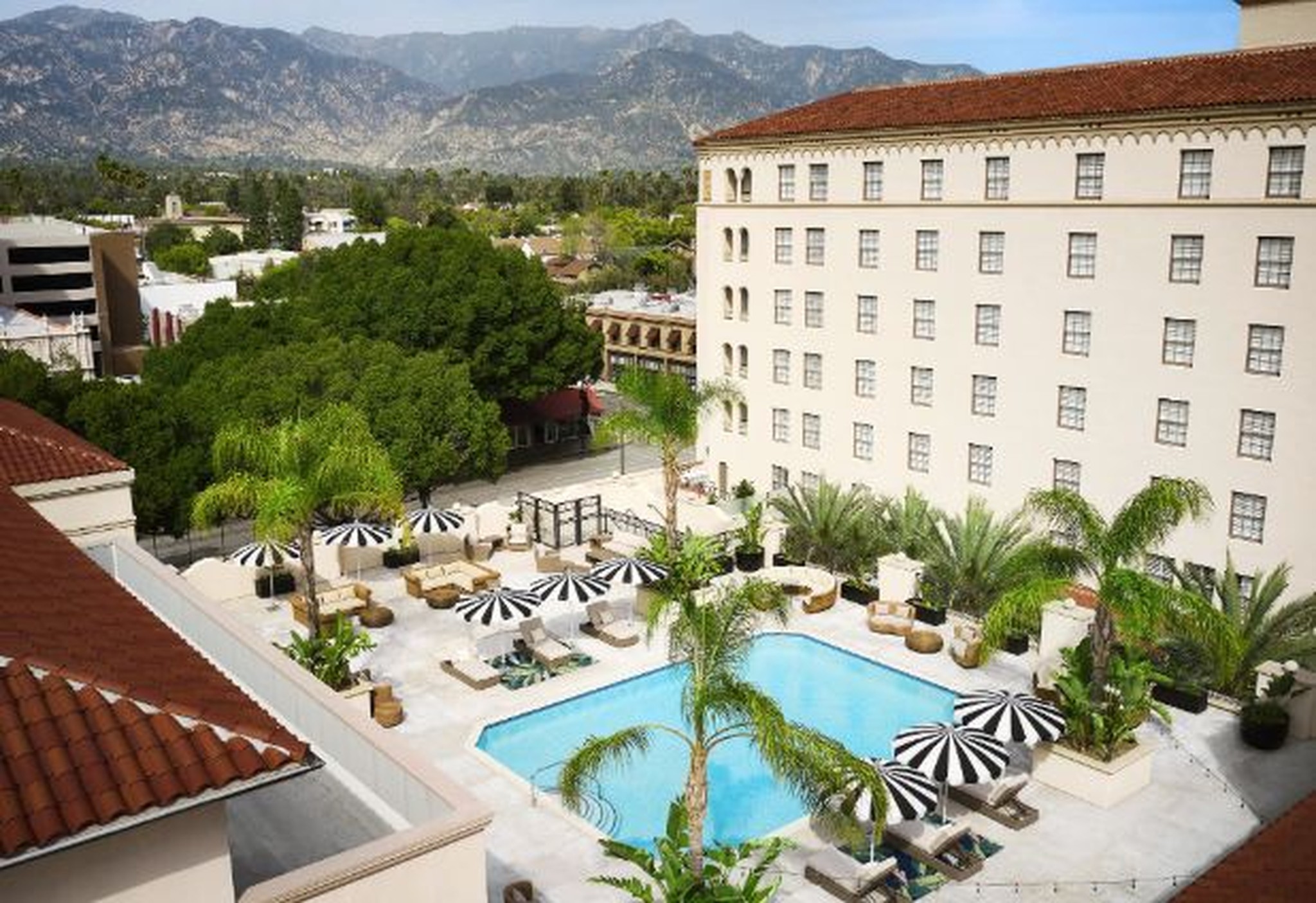 Double Deluxe Pool View