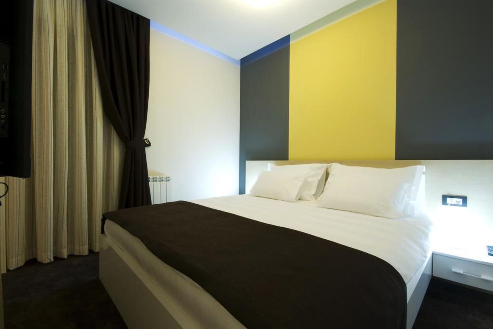 Suite Queen Size Bed