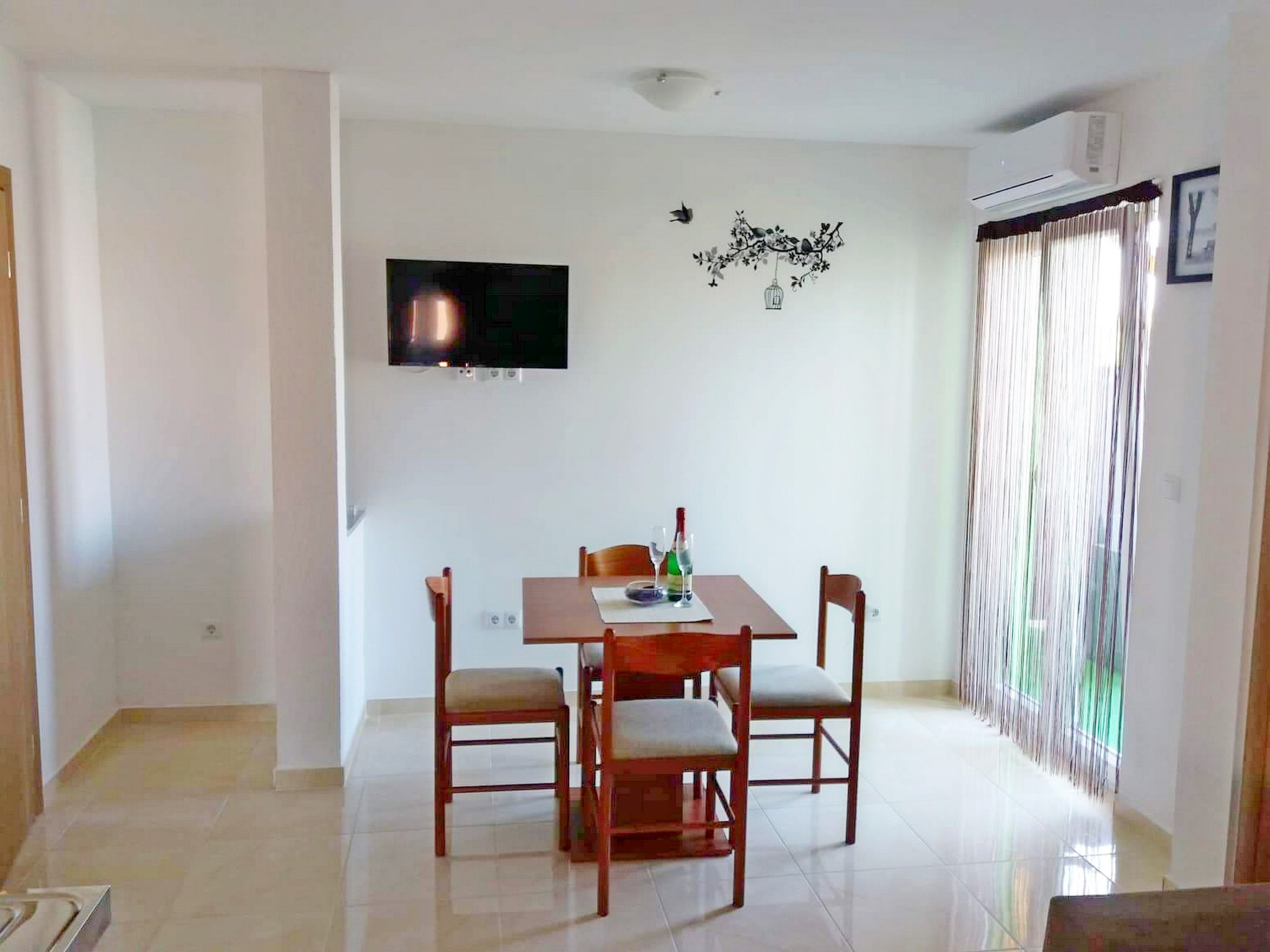 Apartment Capacity 4