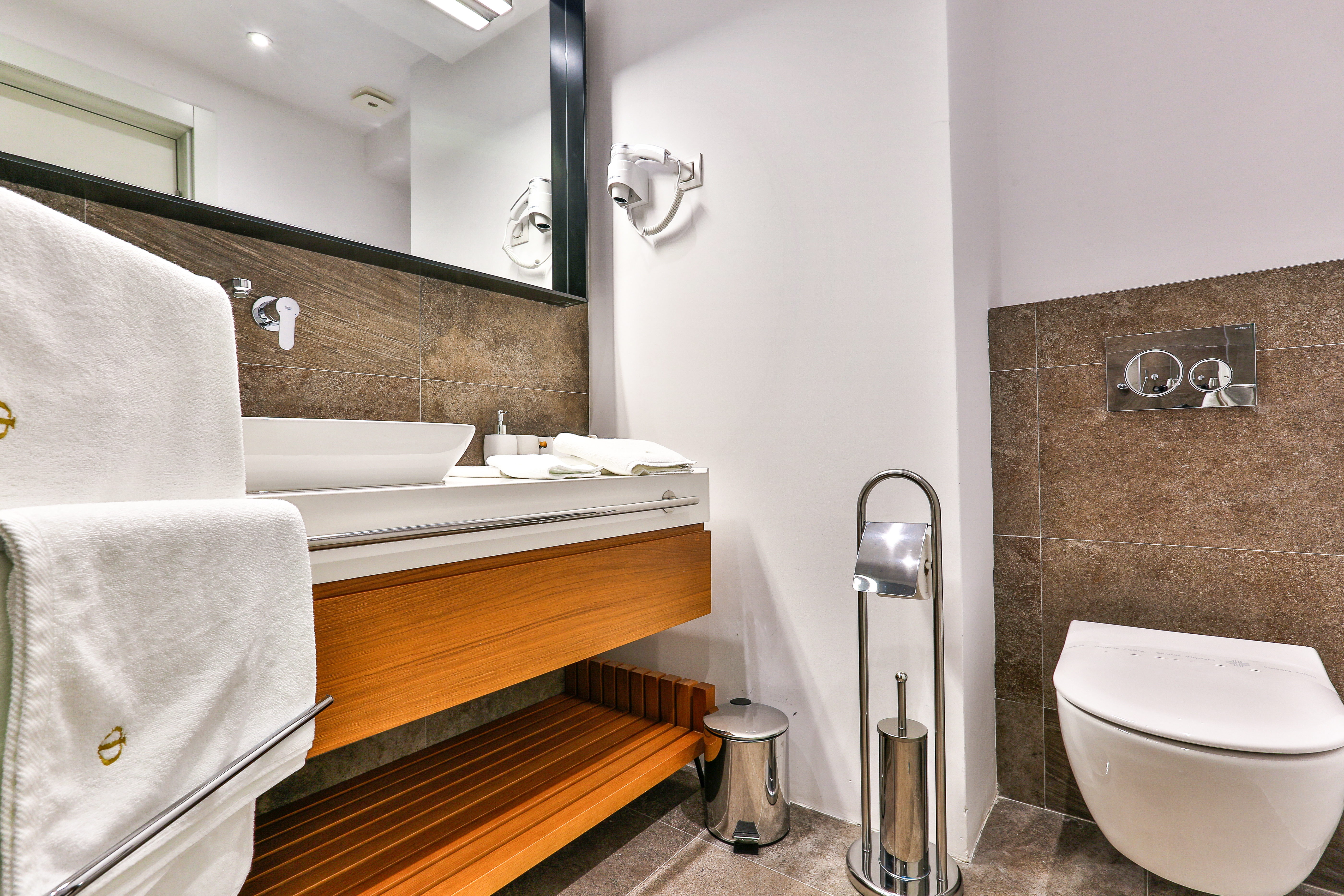 Double or Twin Standard