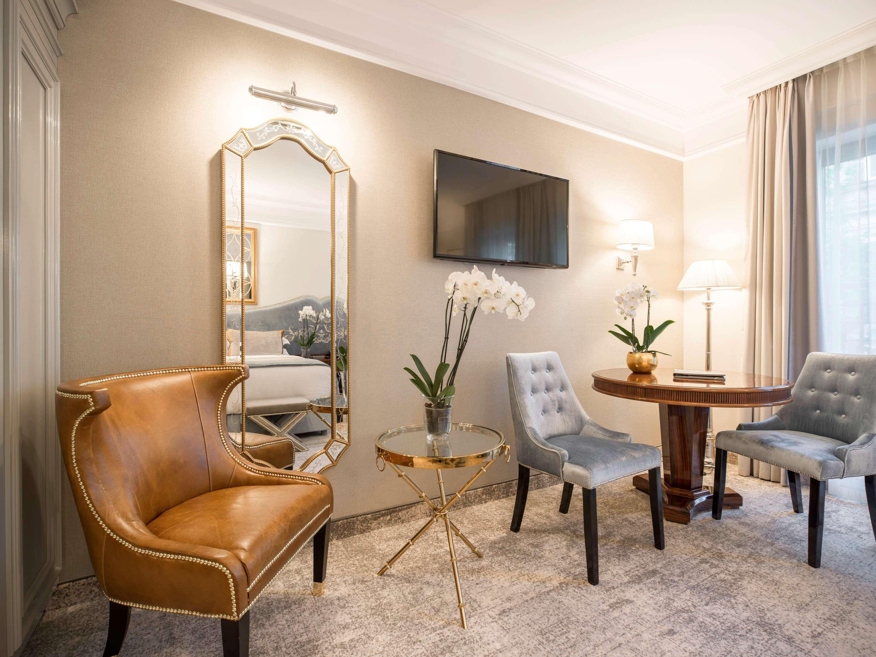 Junior Suite King Size Bed