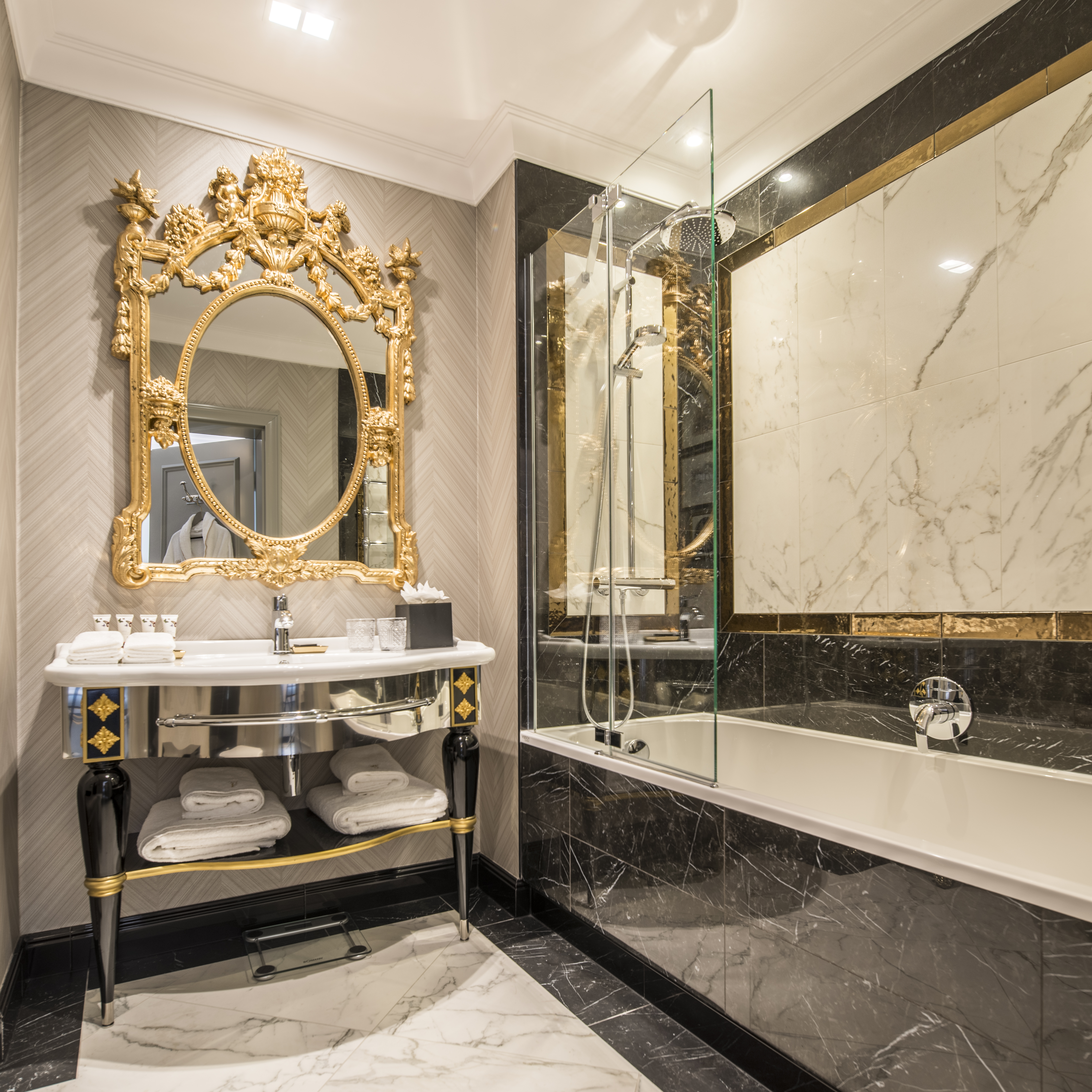 Junior Suite King Size Bed