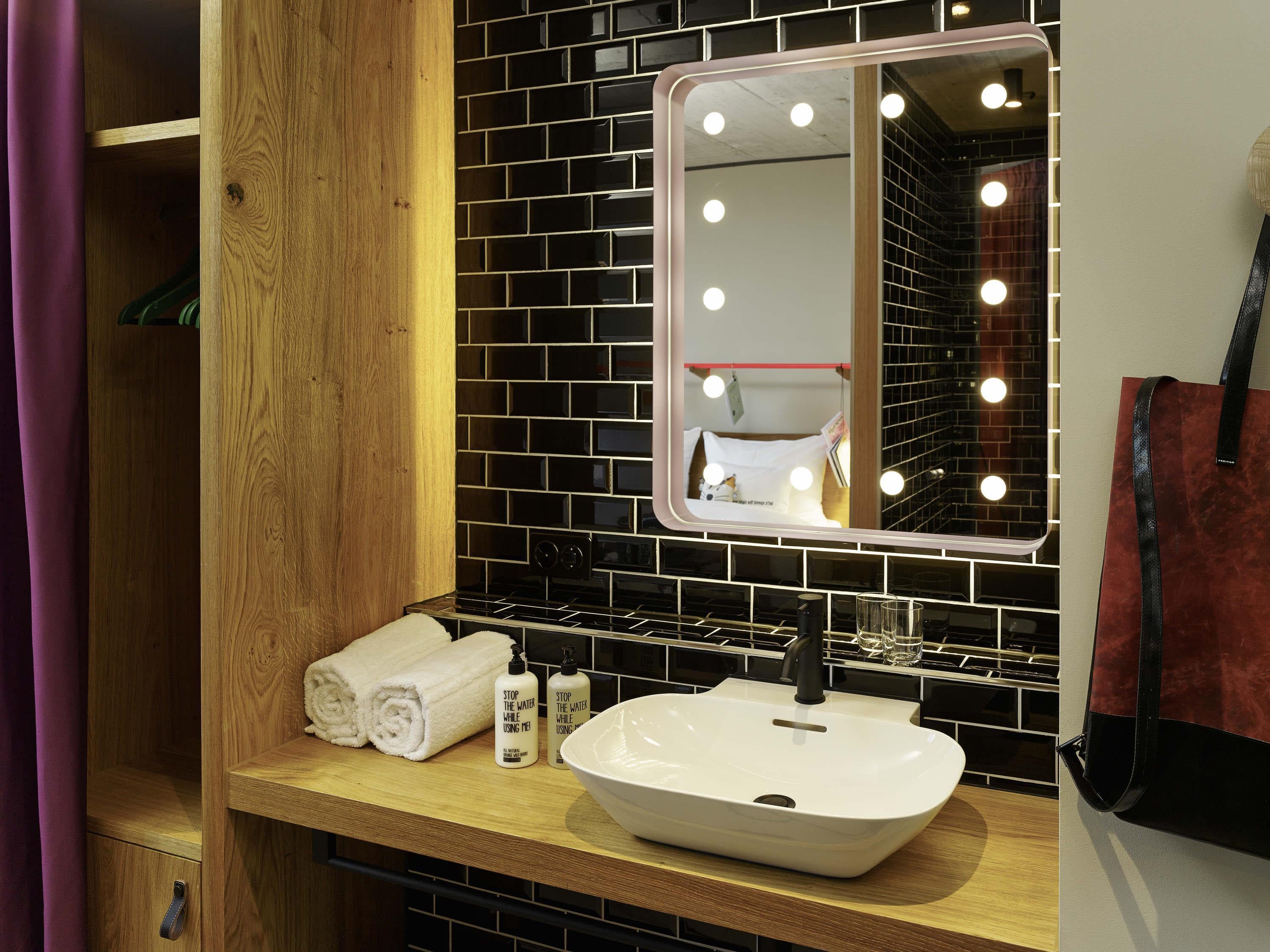 Double Queen Size Bed