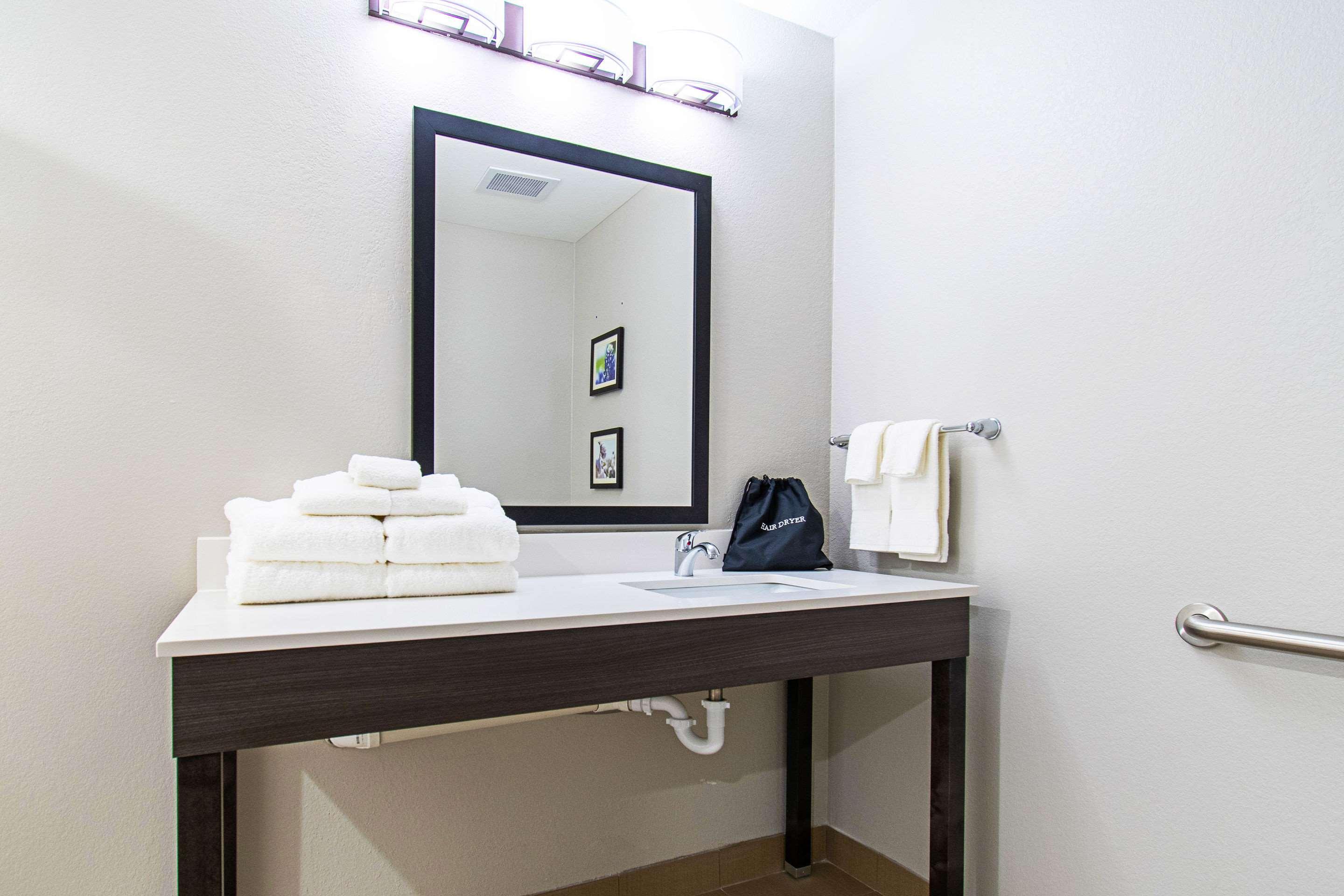 Suite Two Queen Beds Non Smoking