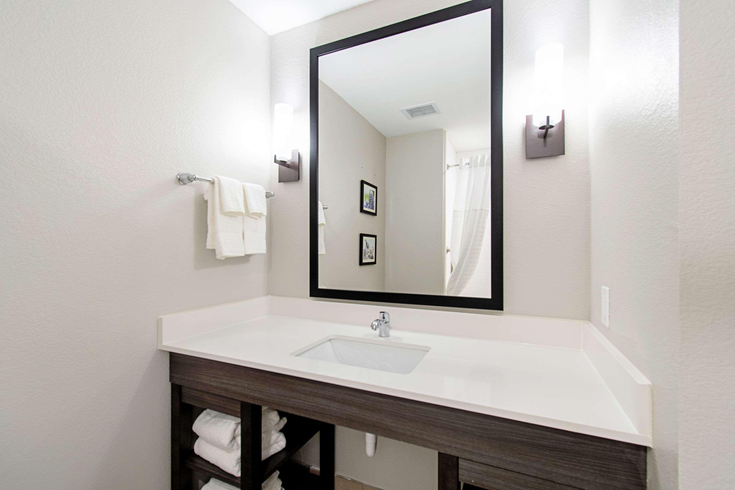 Suite Two Queen Beds