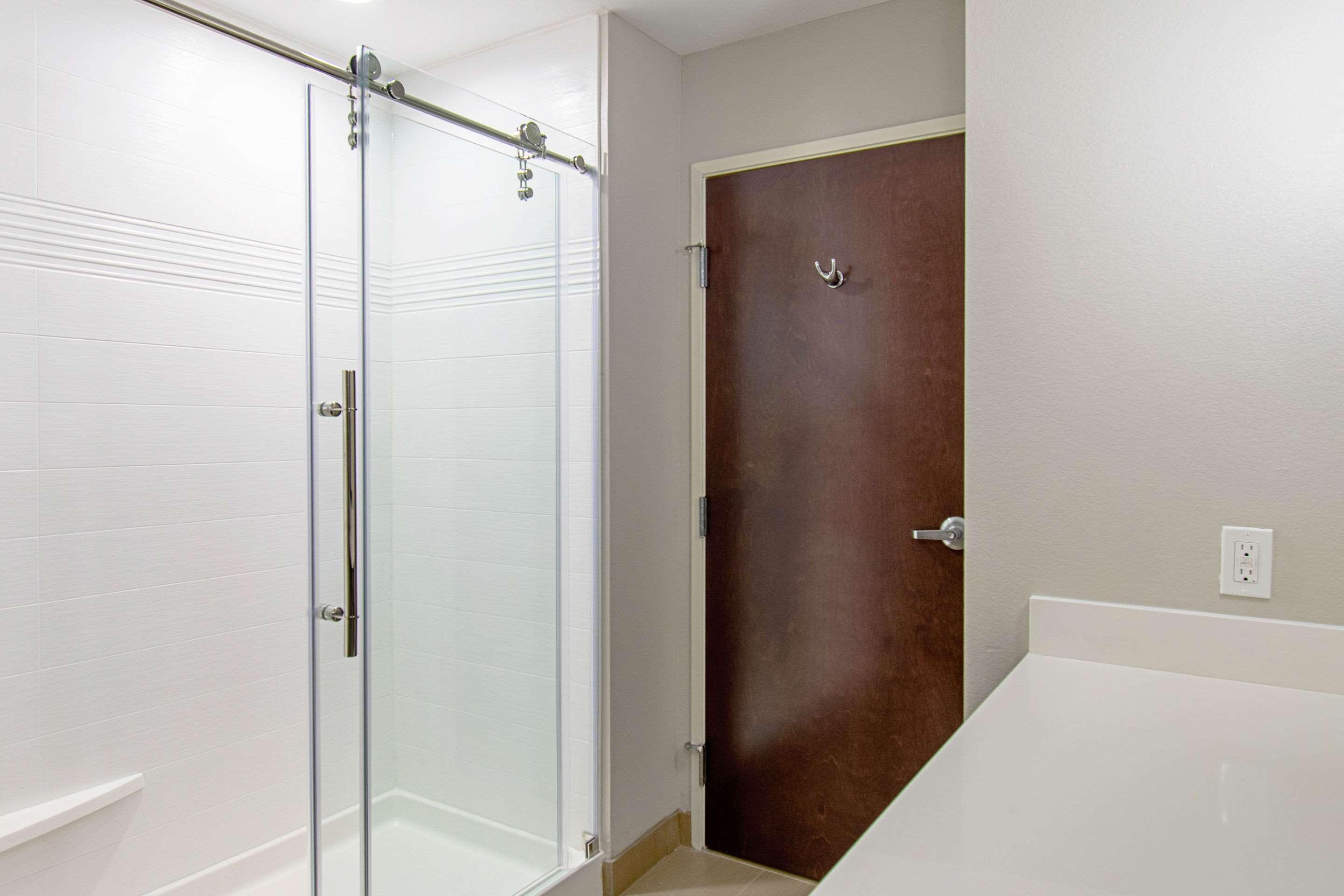 Suite Two Queen Beds Non Smoking