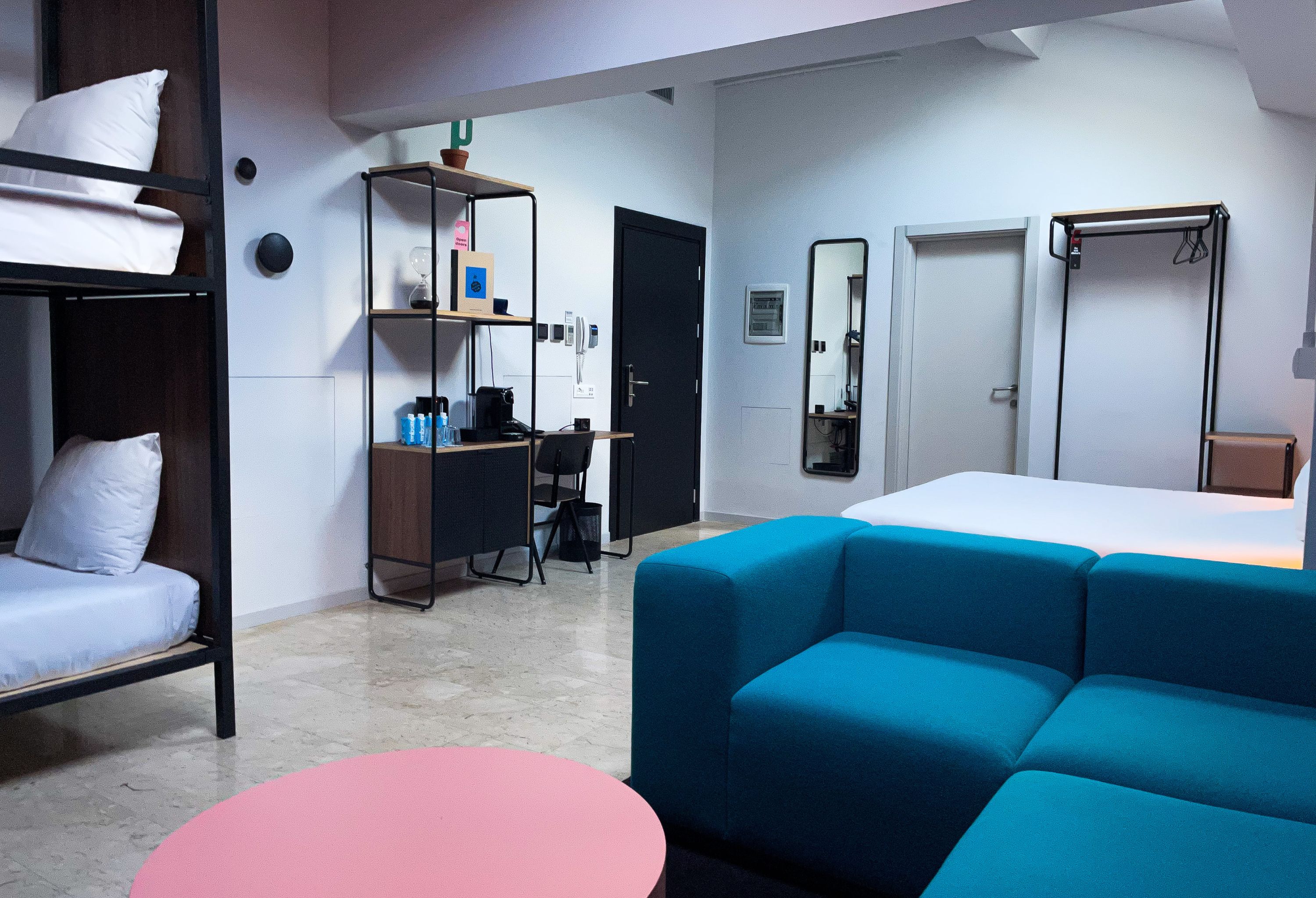 Family Room Capacity 4