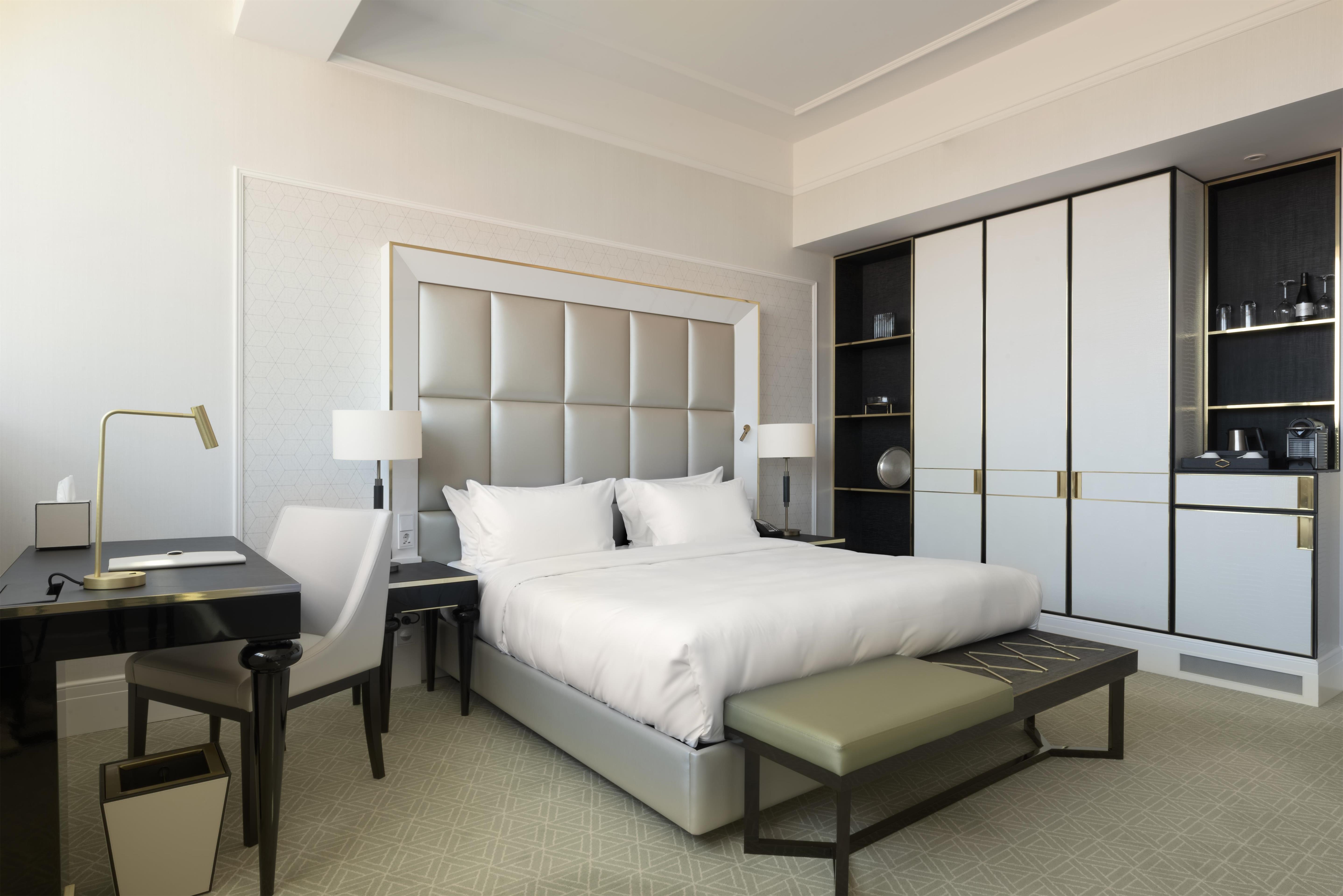 Double Deluxe King Bed