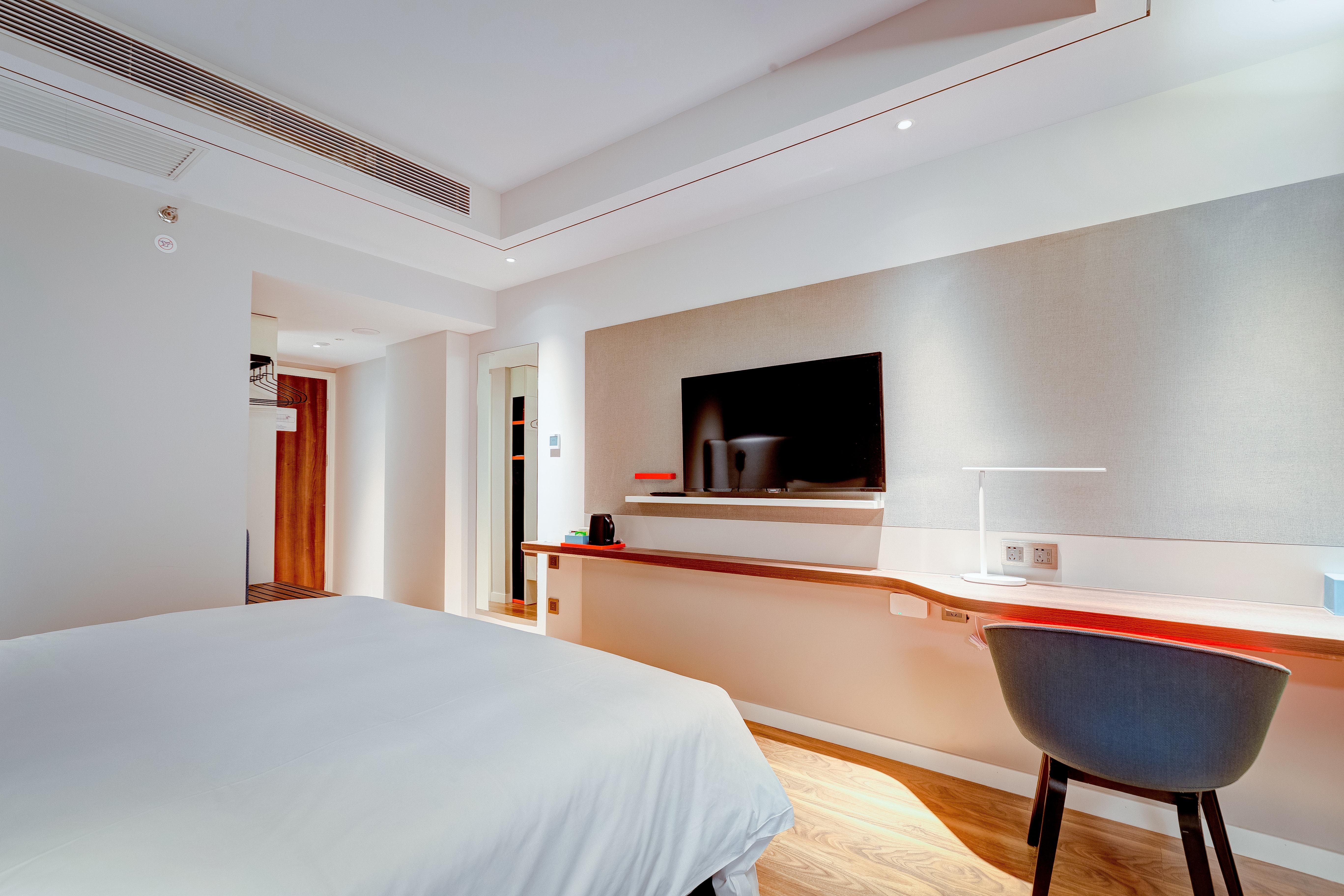 Double King Size Bed