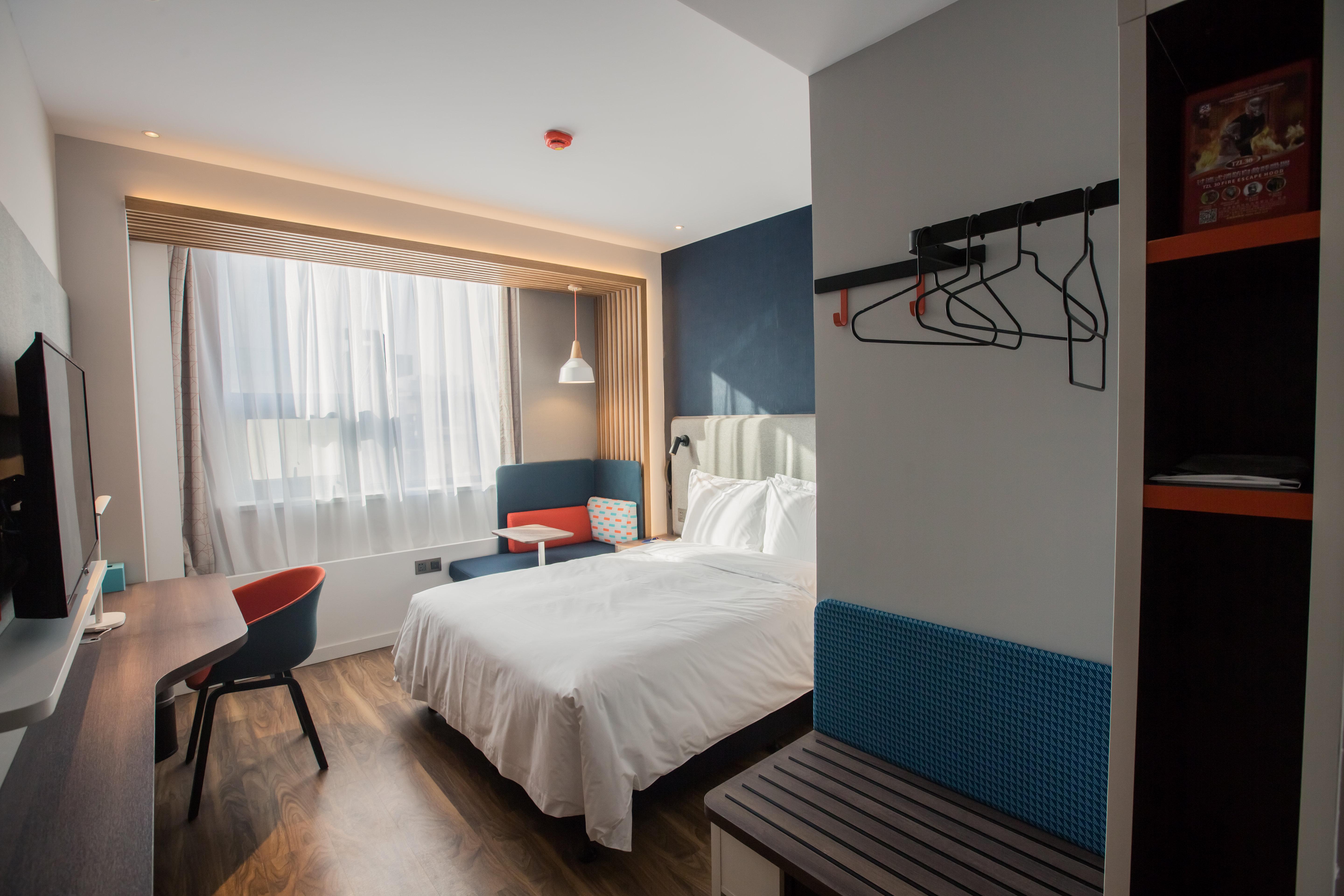 Double Queen Size Bed