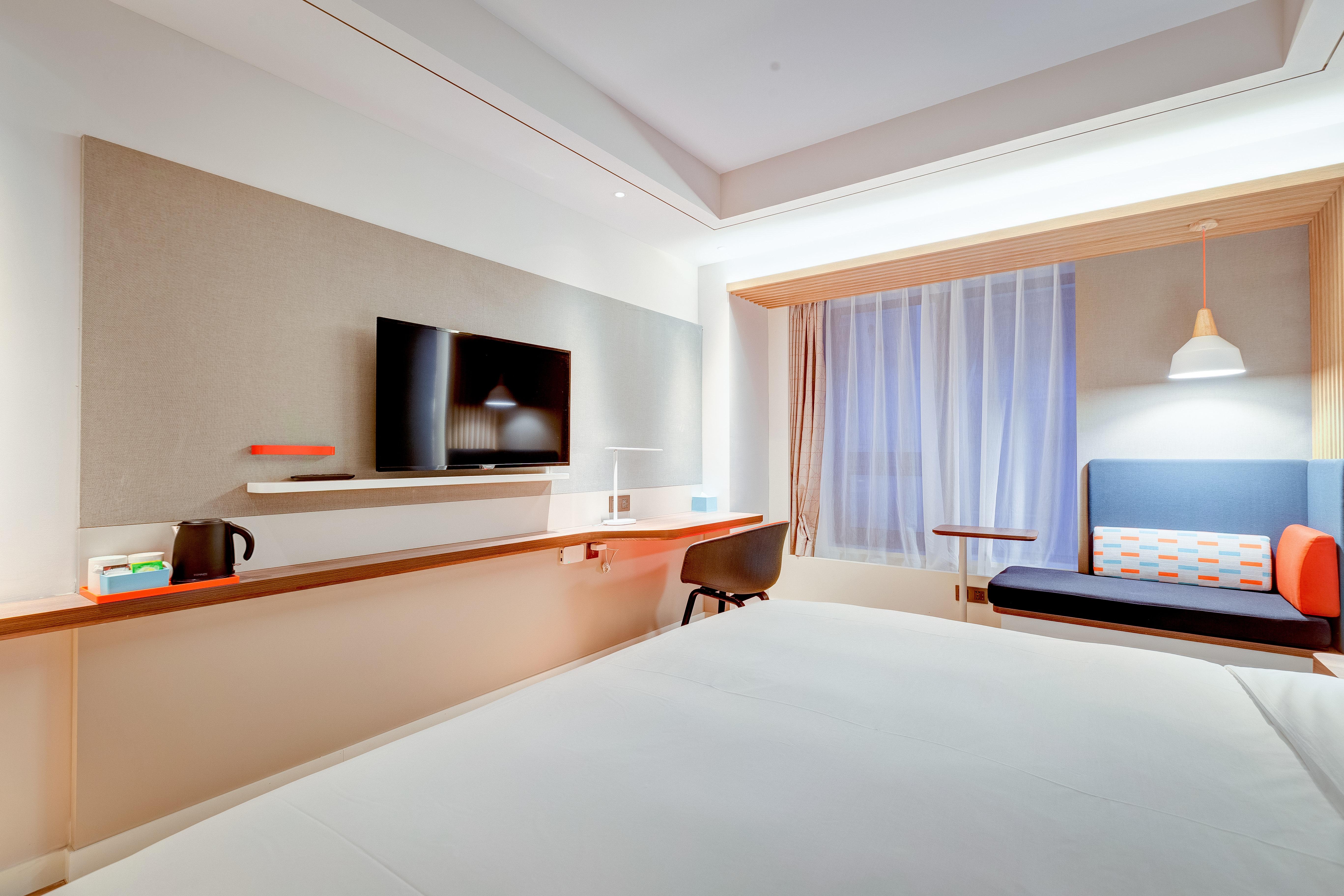 Double Queen Size Bed