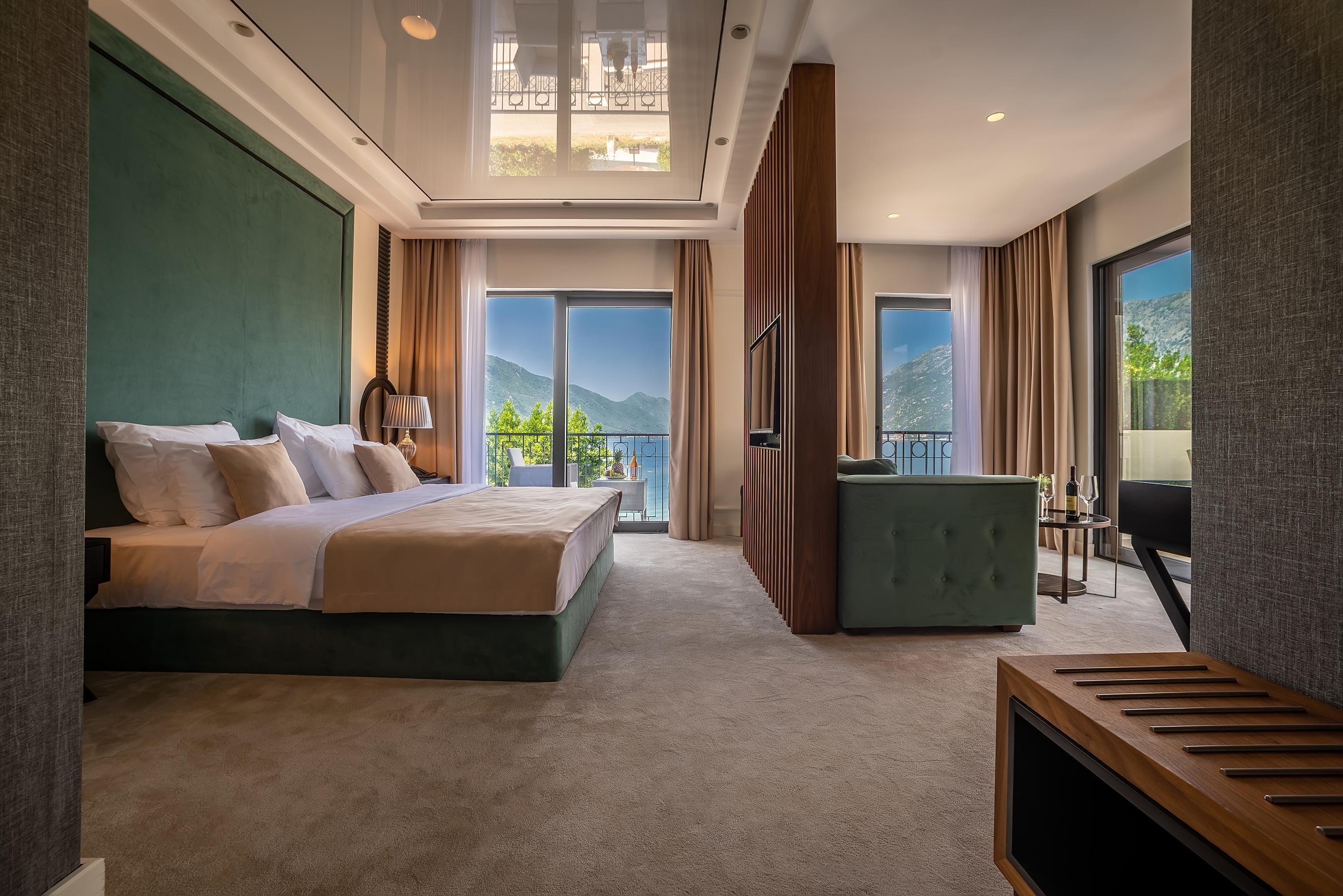 Double Deluxe Sea View with Balcony