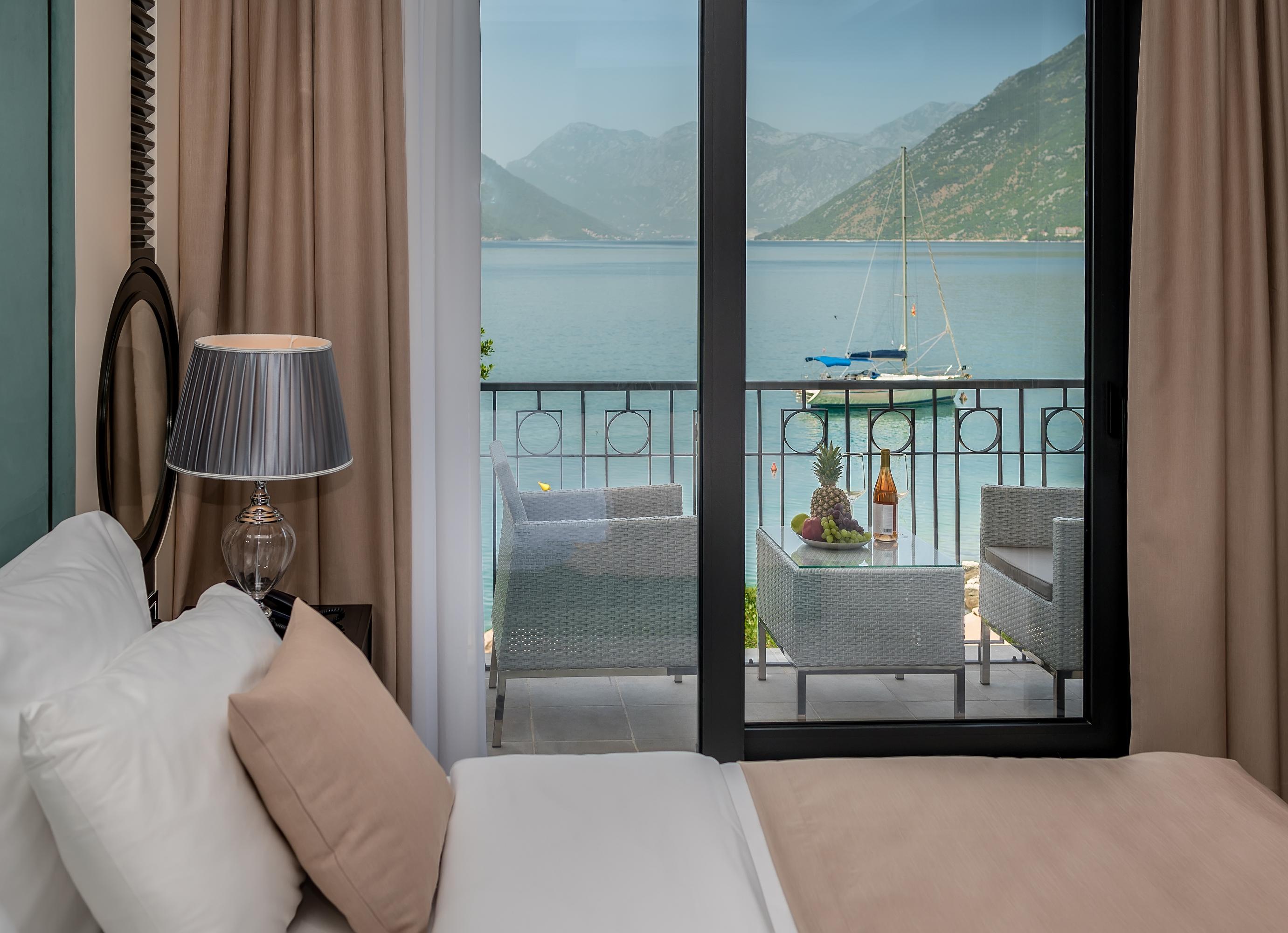 Double Deluxe Sea View with Balcony