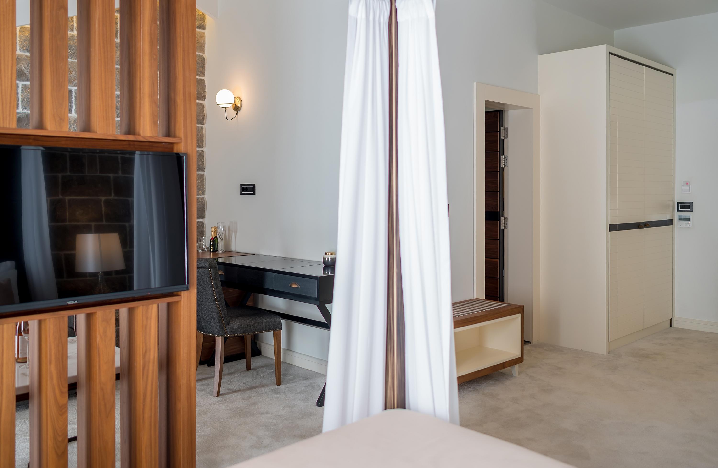 Double Superior King Bed