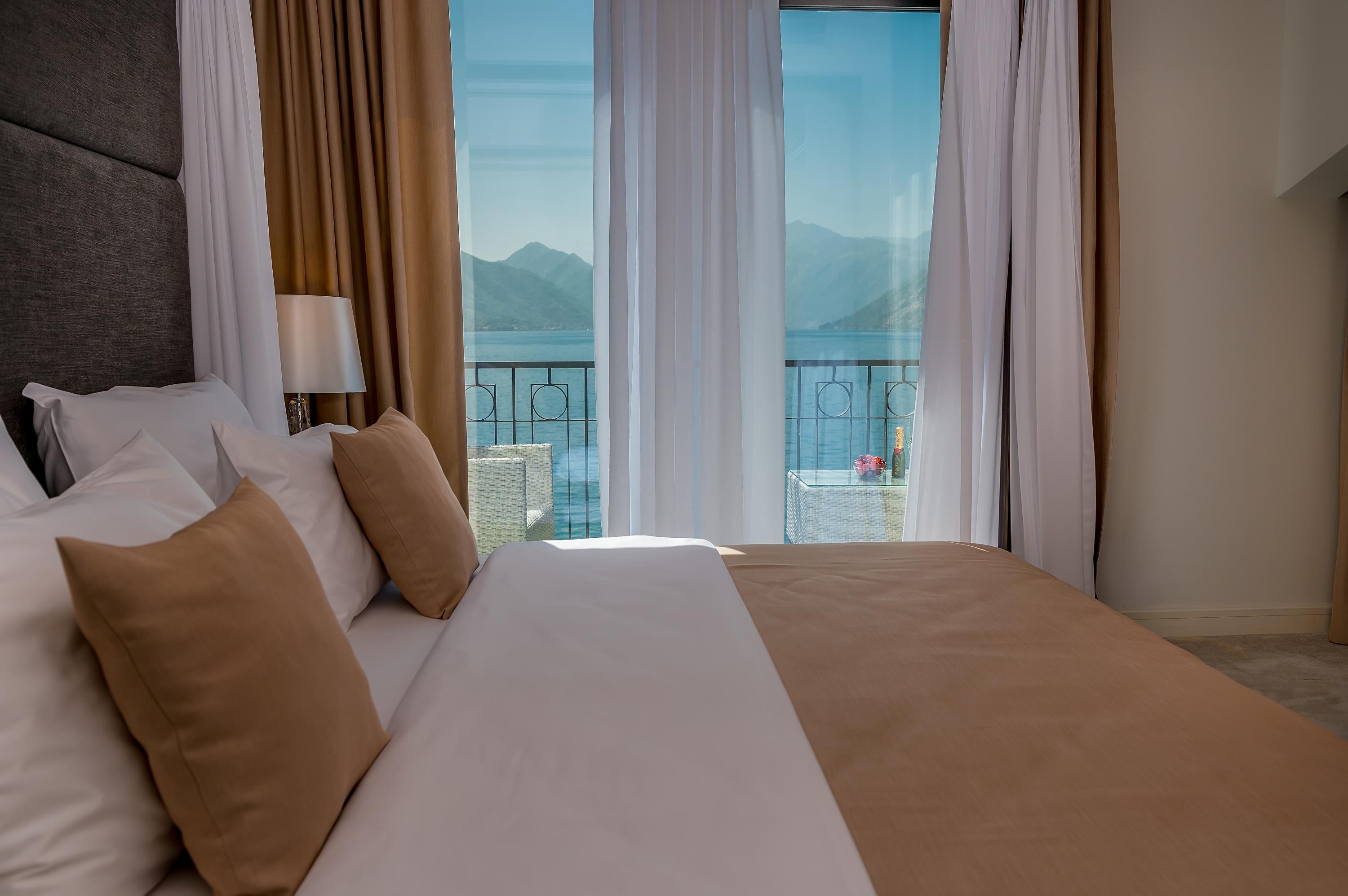 Double Superior King Bed