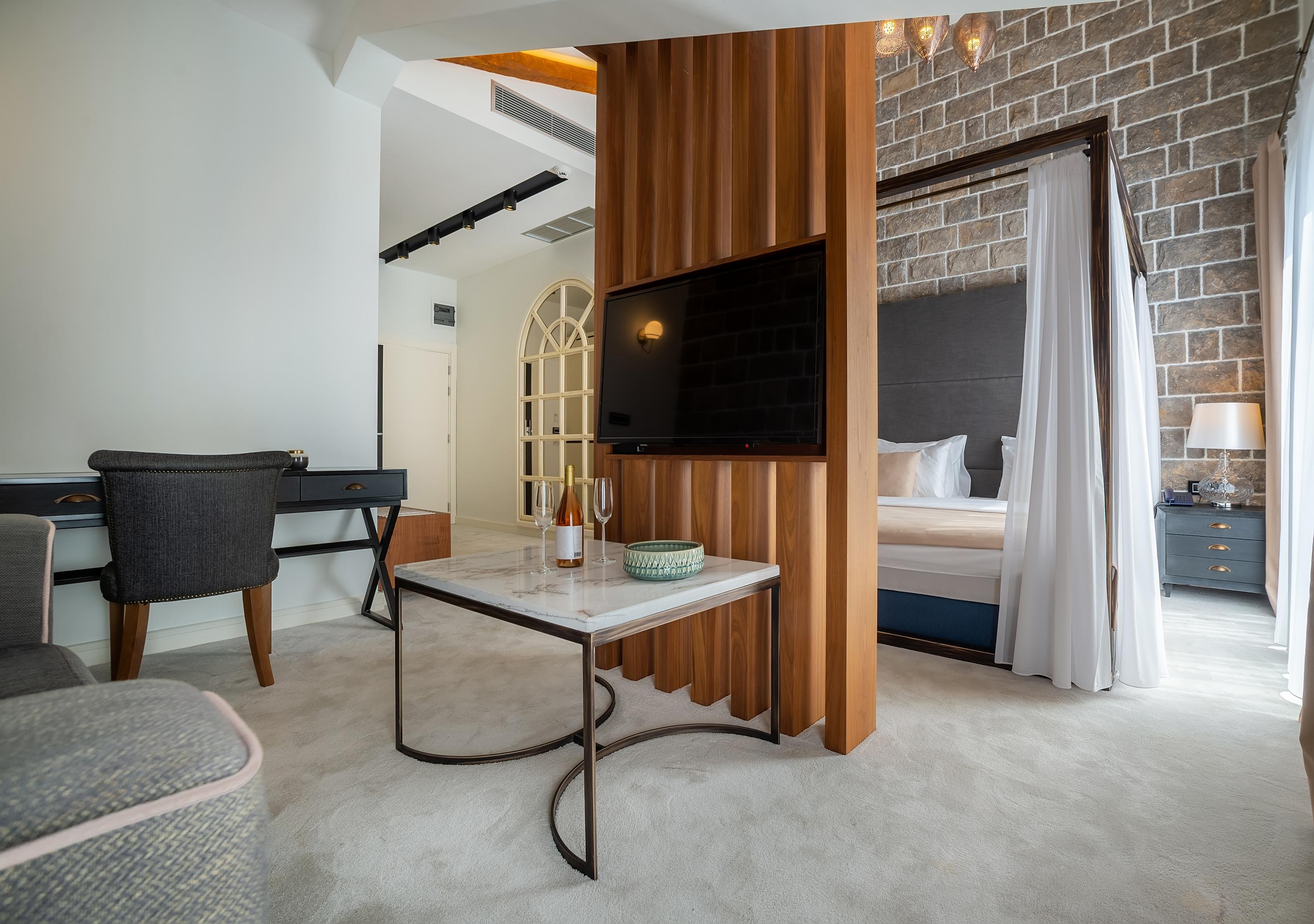 Double Superior King Bed