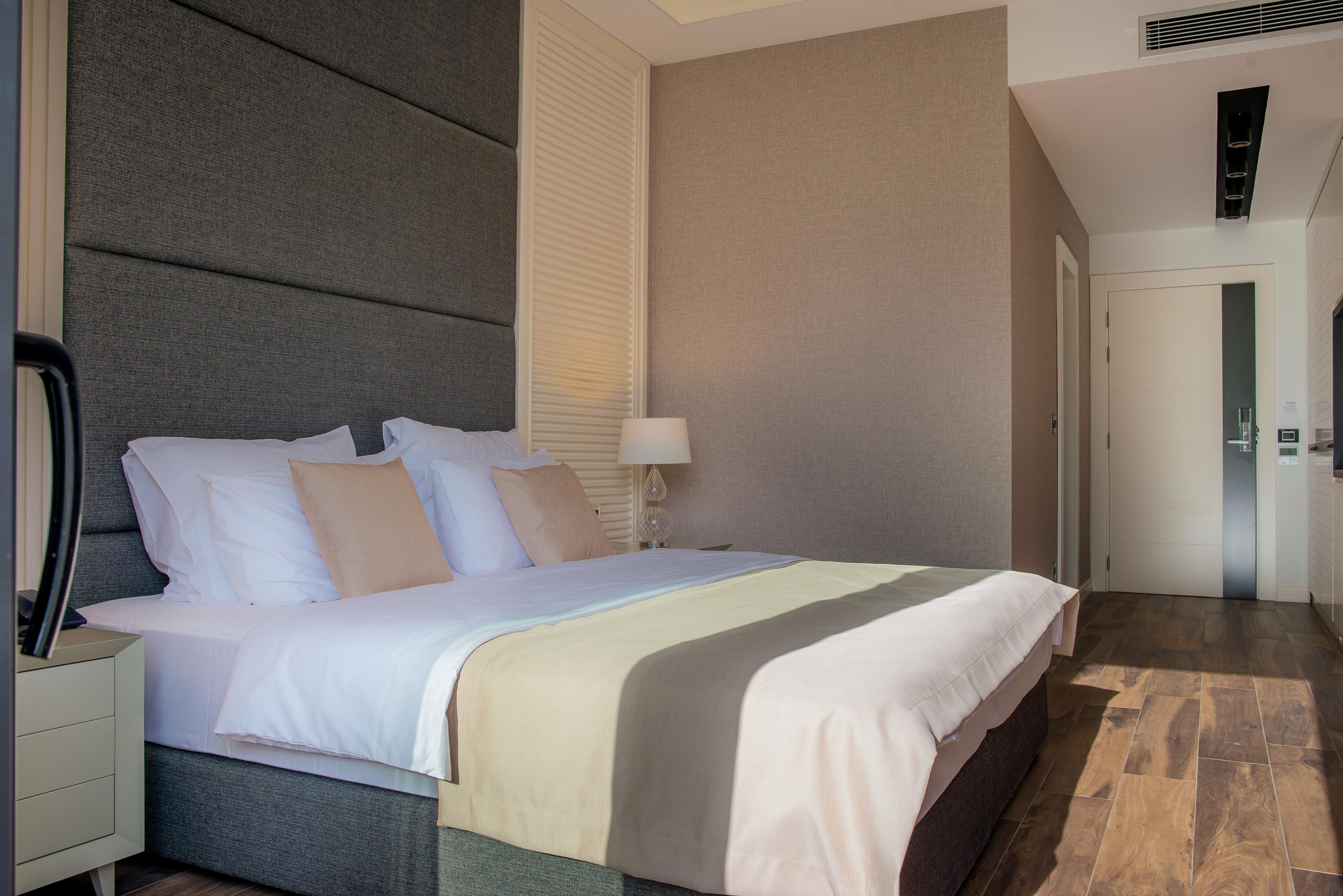 Double Sea View King Bed