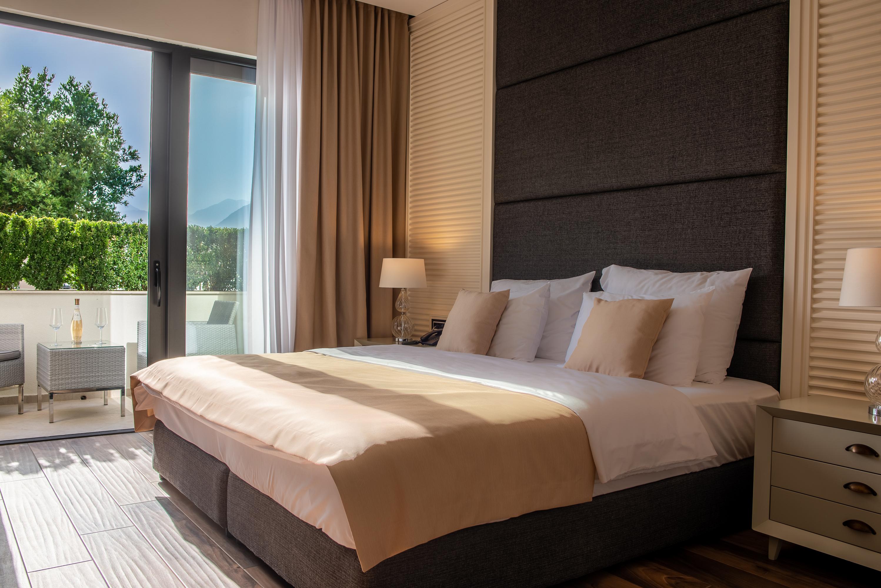 Double Sea View King Bed