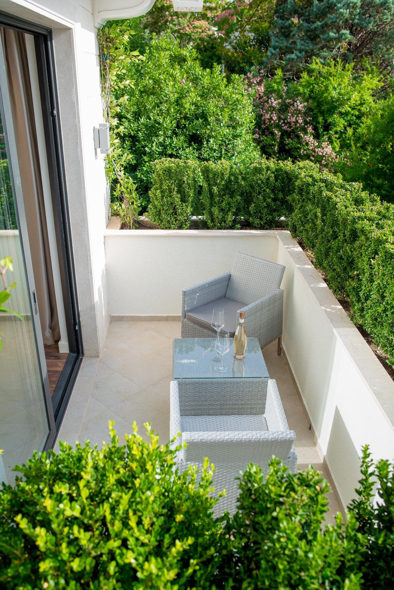 Double Sea View King Bed