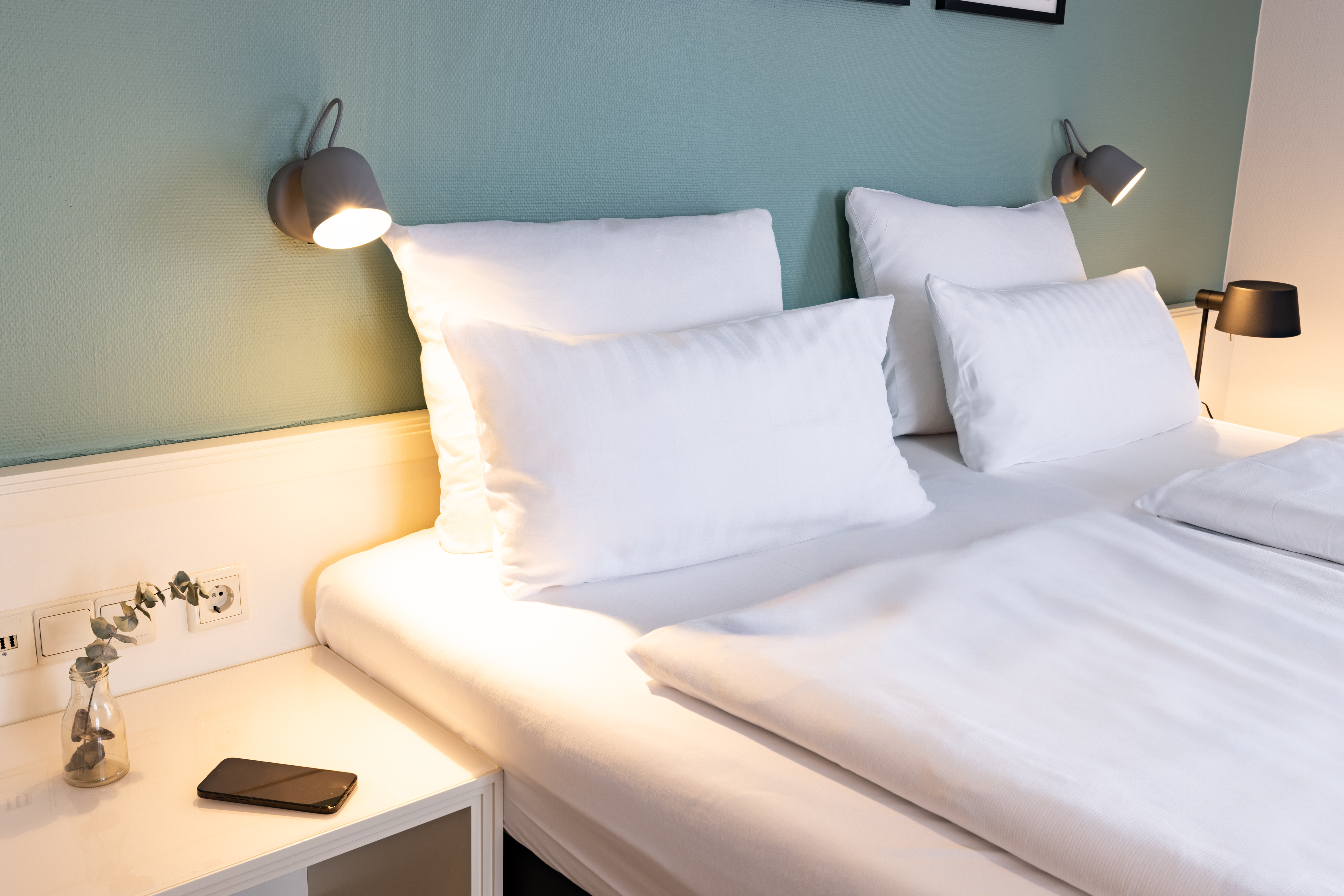 Double Premium Queen Bed