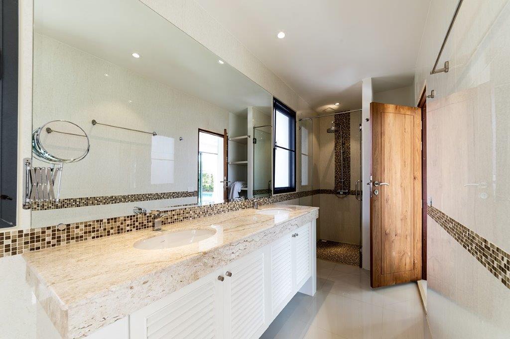 Villa Four Bedrooms with Private Pool