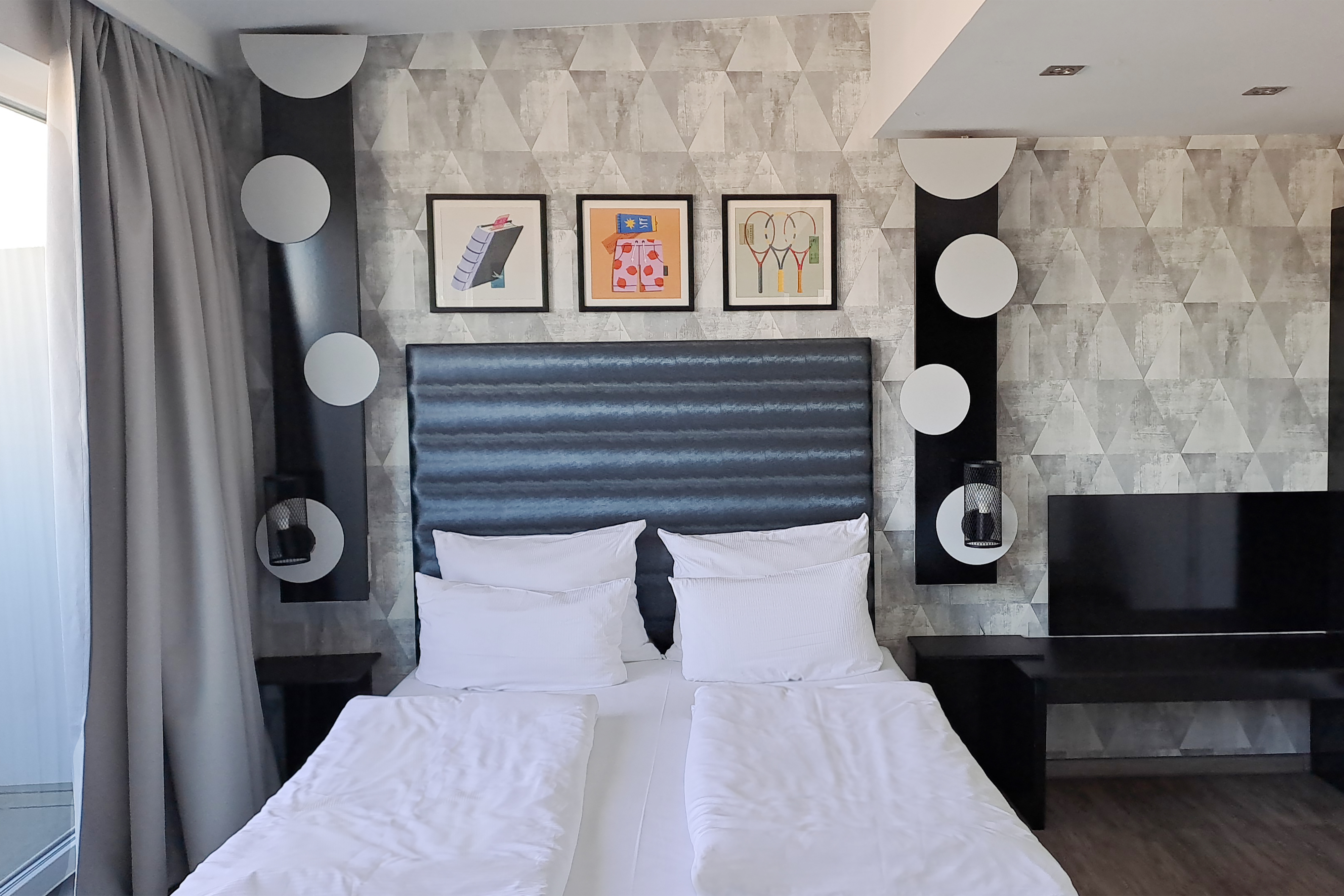 Double Queen Size Bed