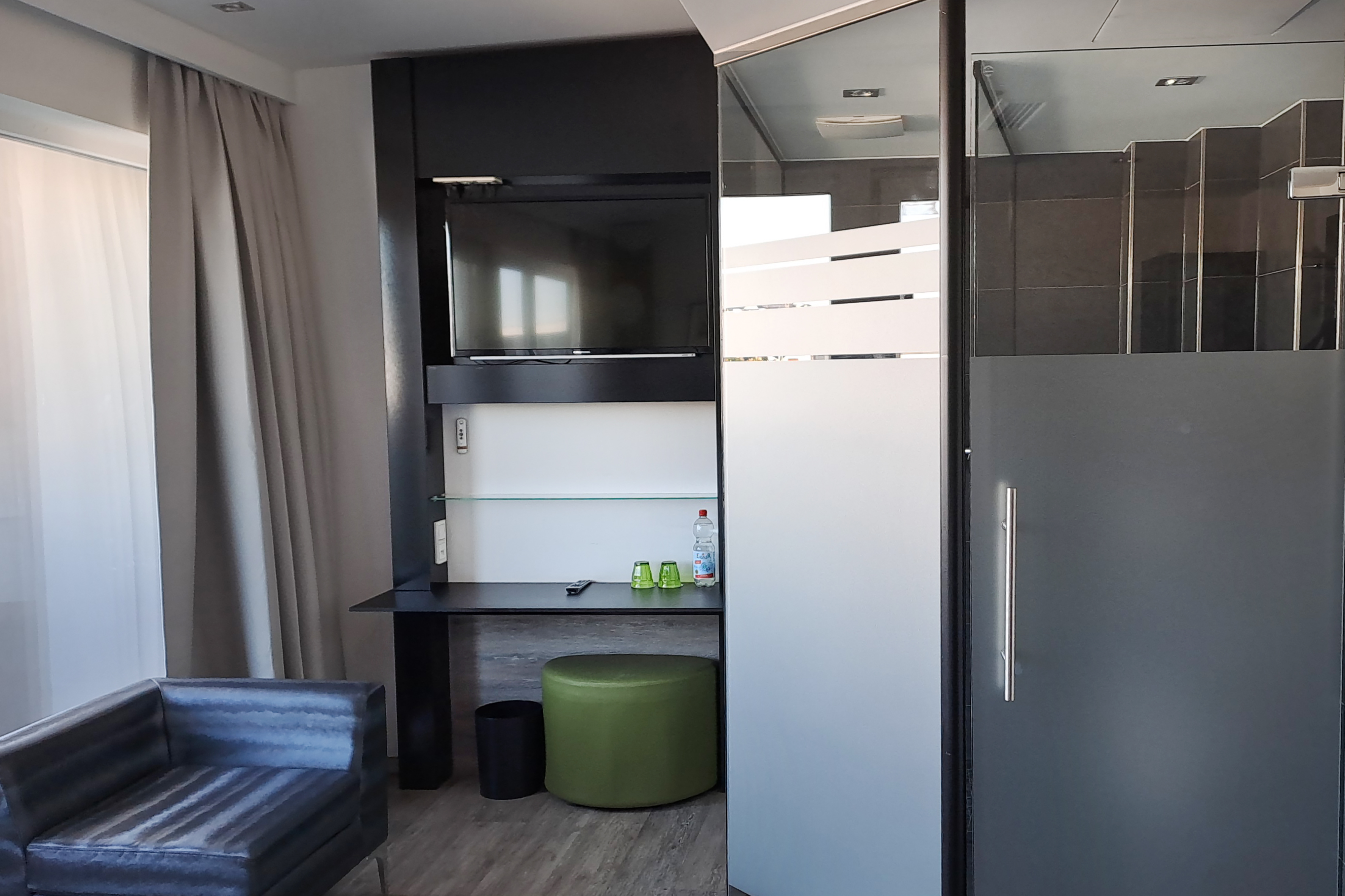 Double Premium Queen Bed