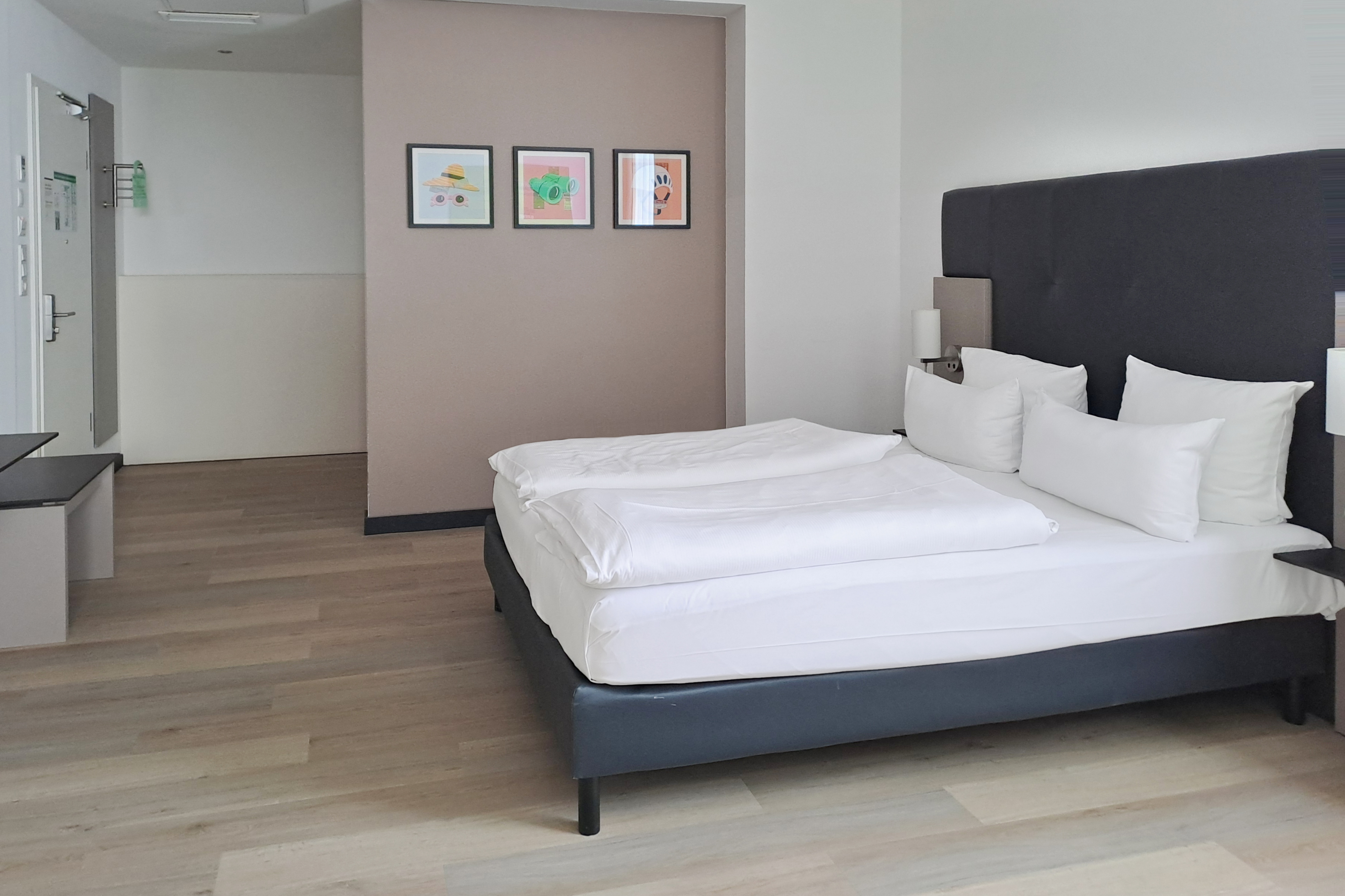 Double Two Queen Beds Premium