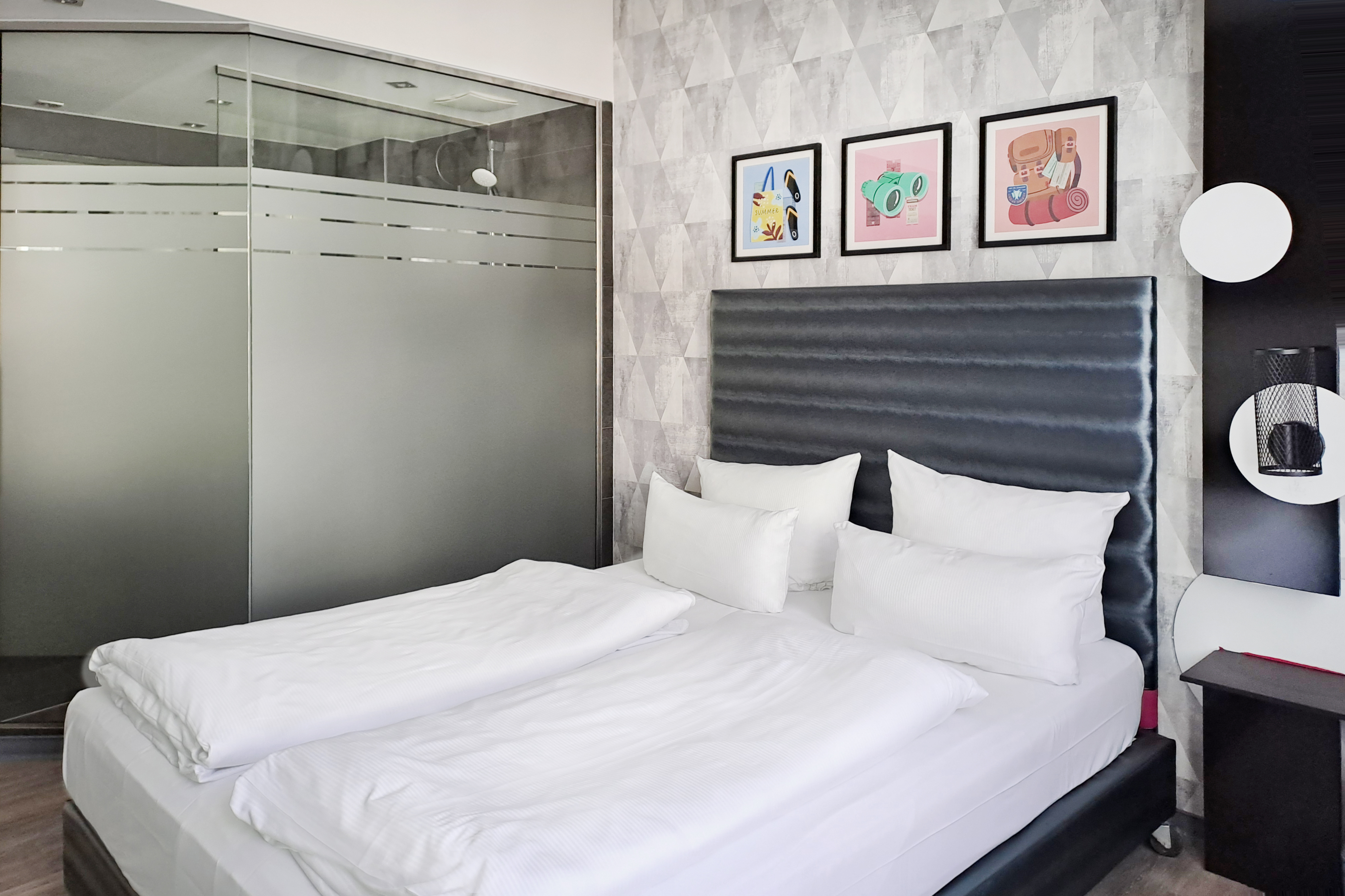 Double Queen Size Bed