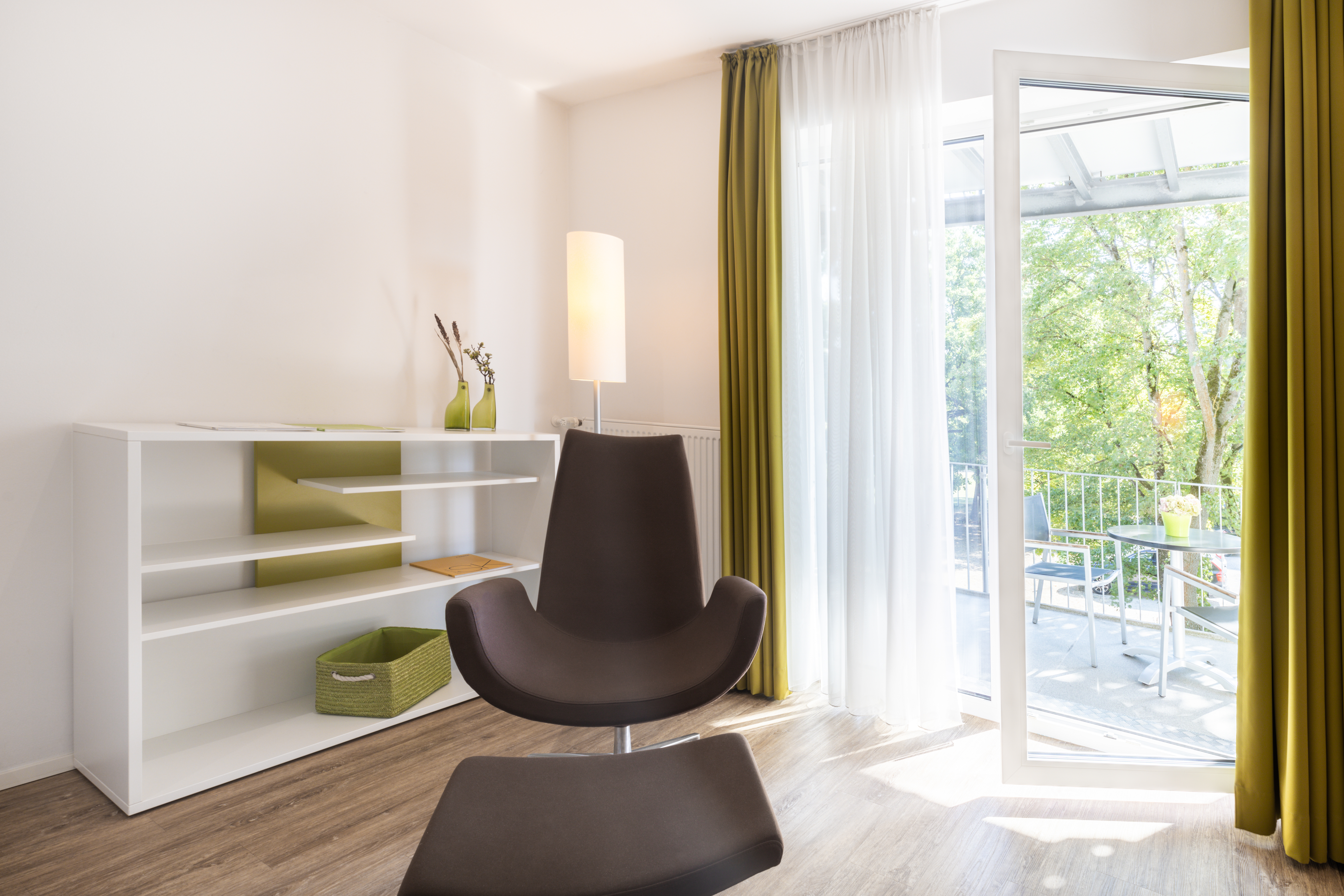 Studio Queen Size Bed