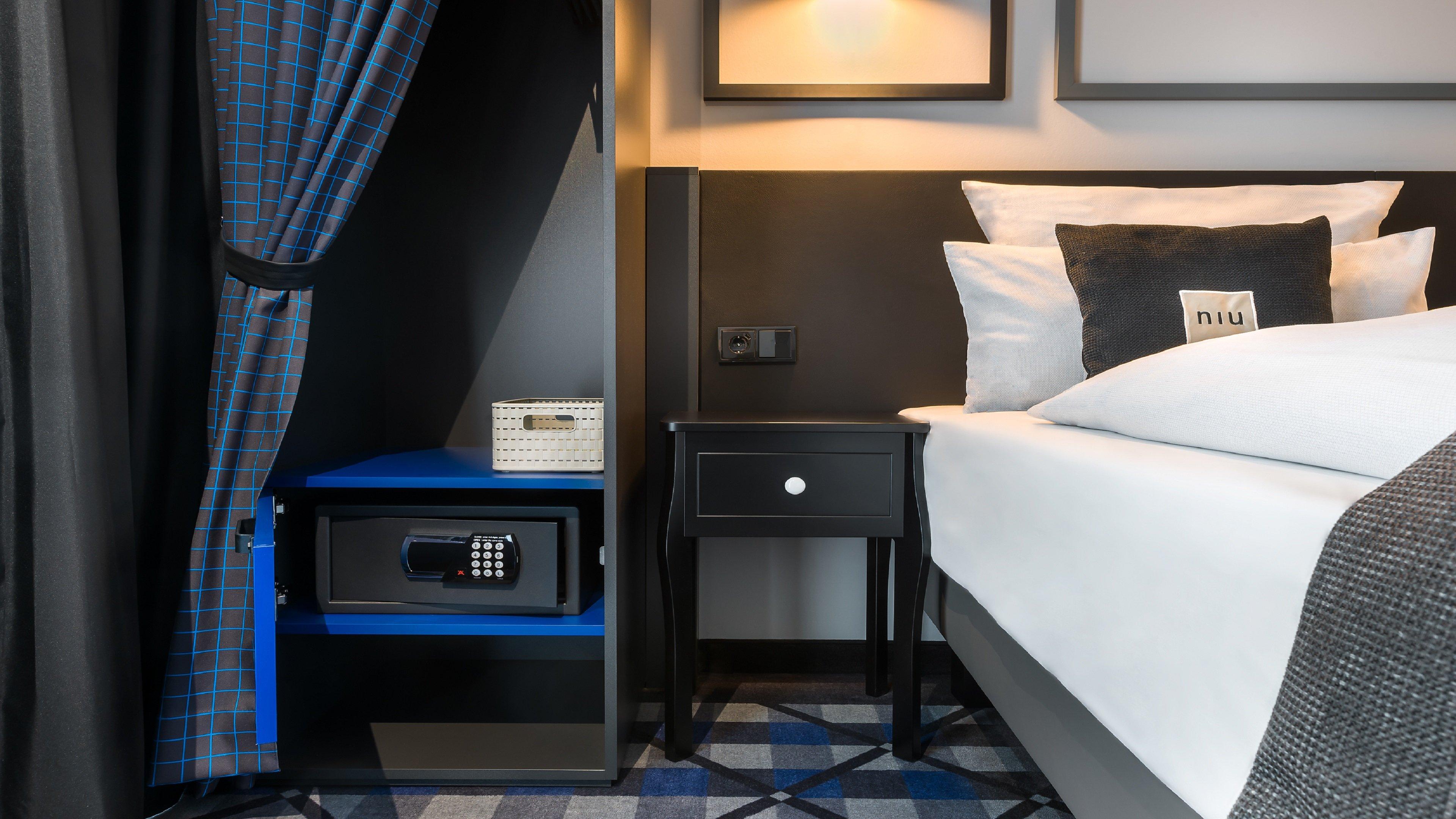 Double Queen Size Bed