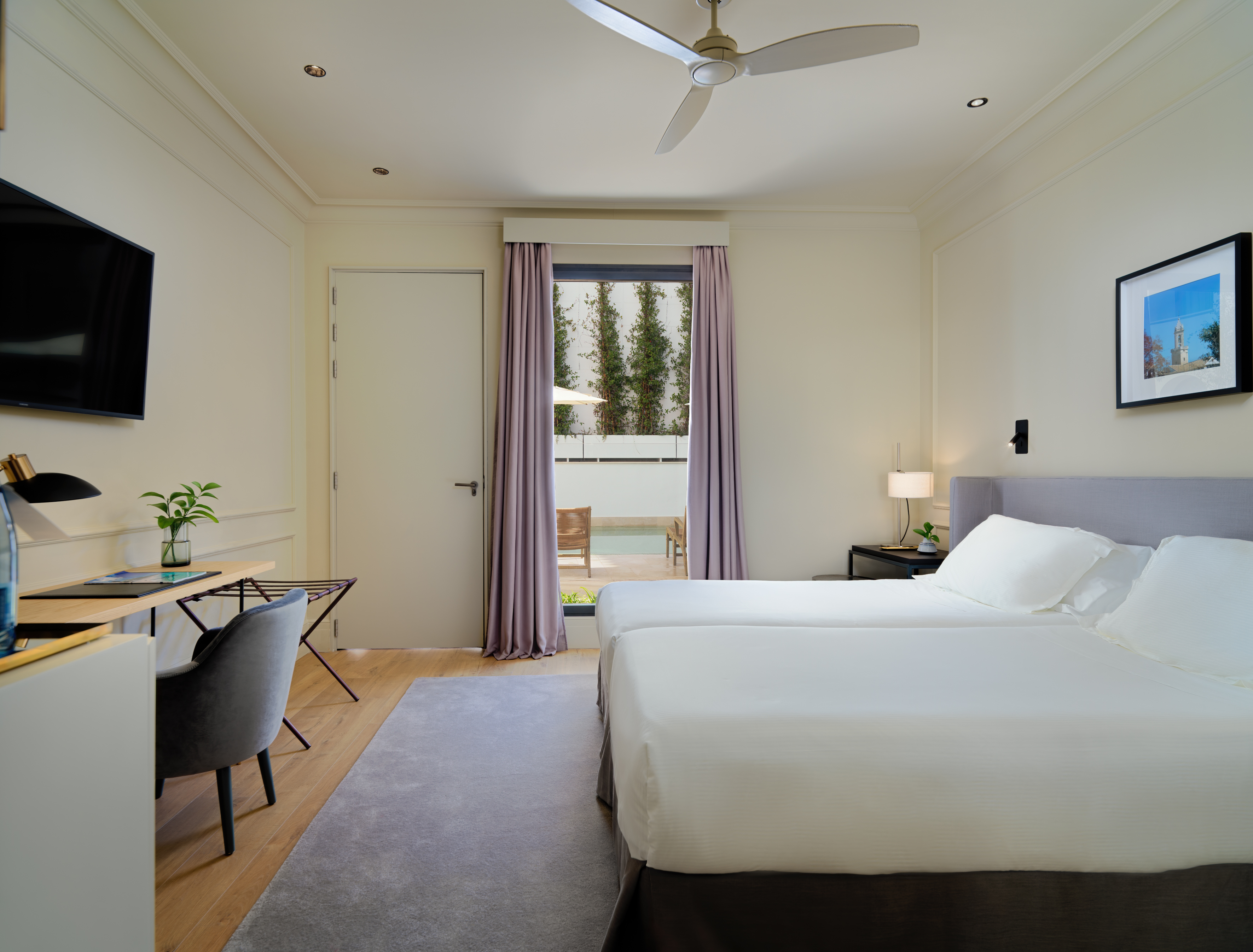 Double or Twin Standard