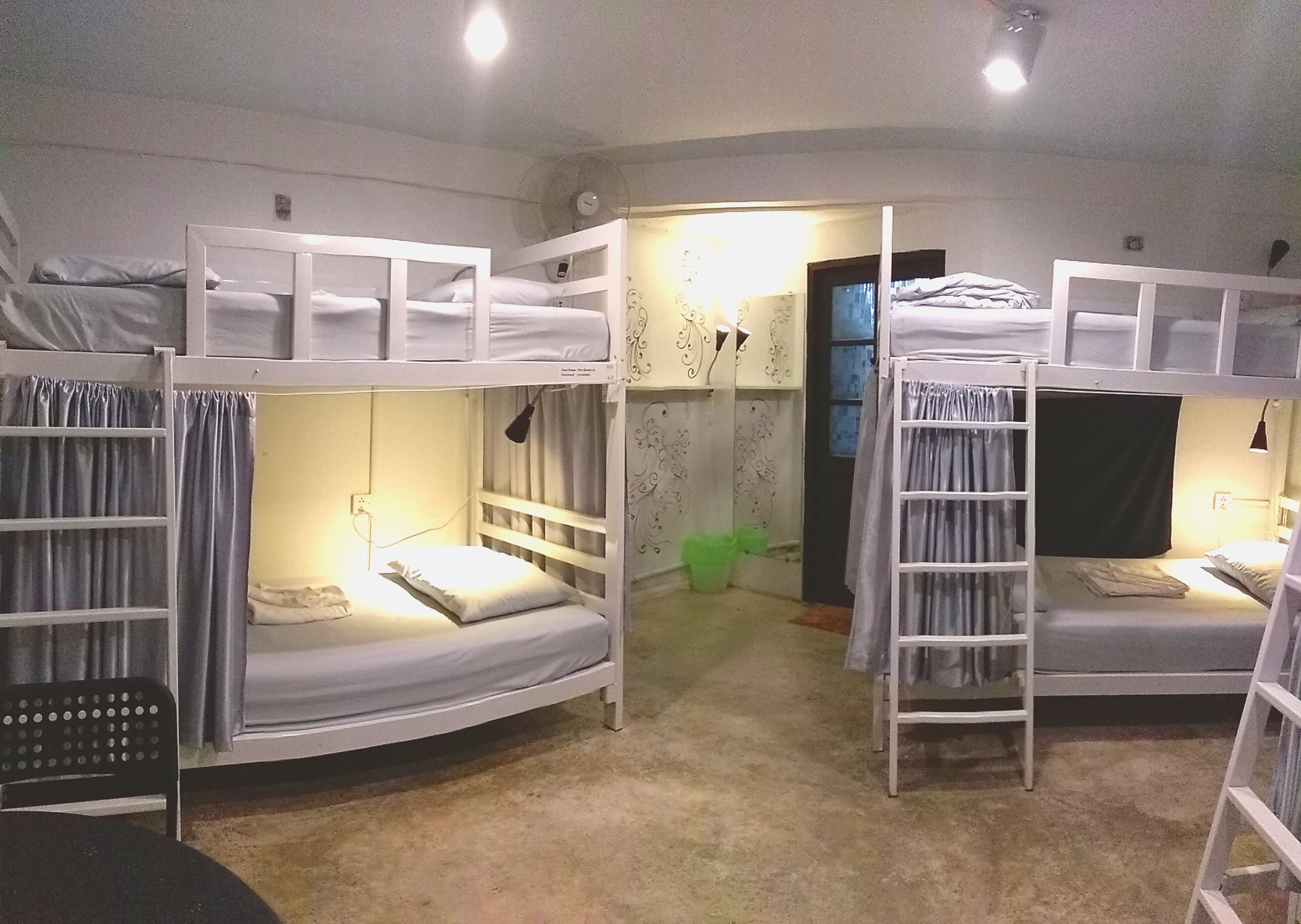 Bed in Dormitory Bunk Bed