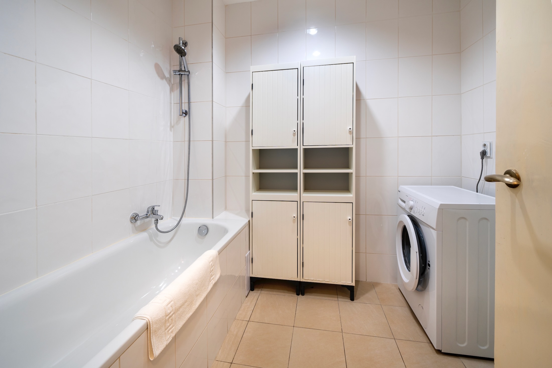 Apartment Four Bedrooms Two Bathrooms