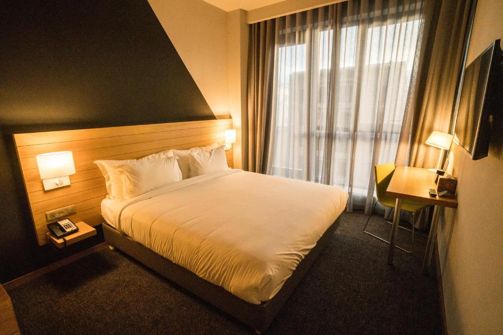 Double Superior King Bed