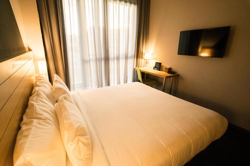 Double Superior King Bed