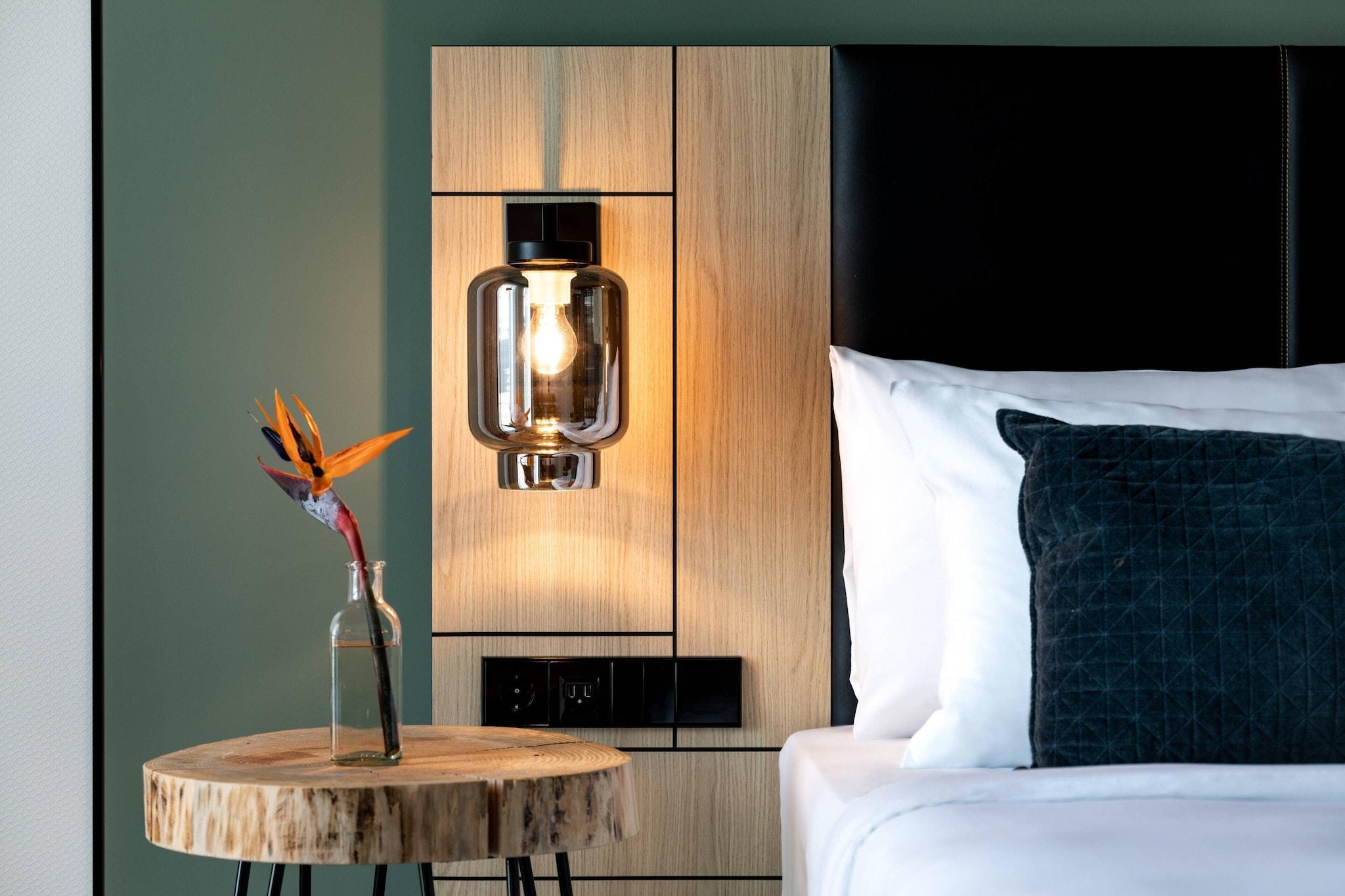 Double Deluxe King Bed