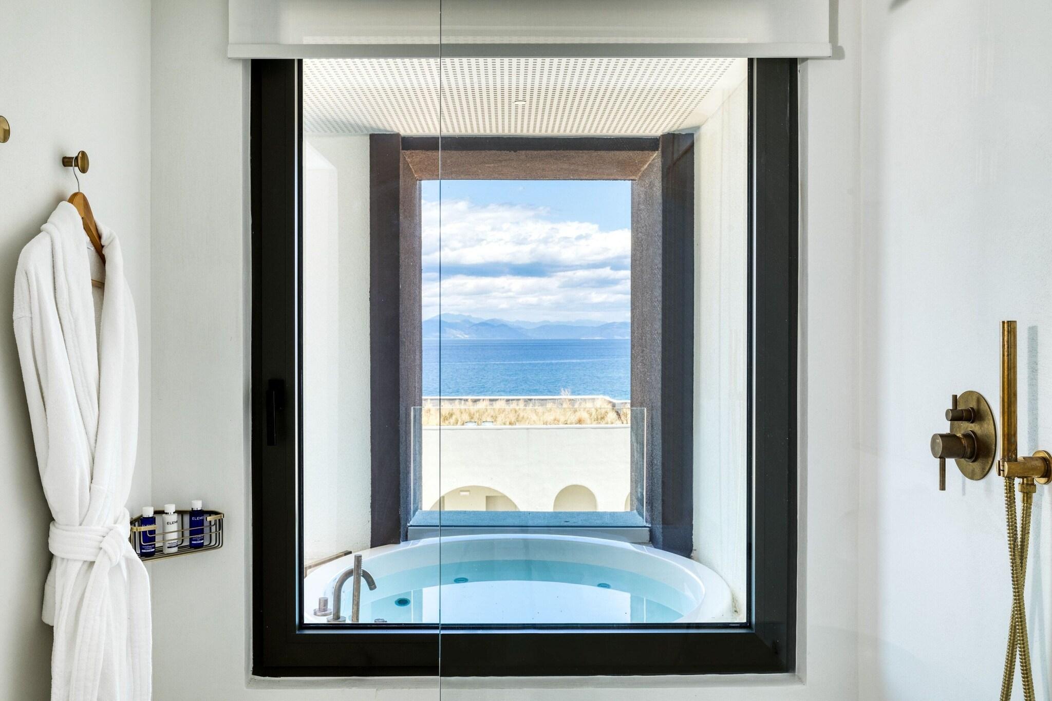 Studio King Bed with Jacuzzi