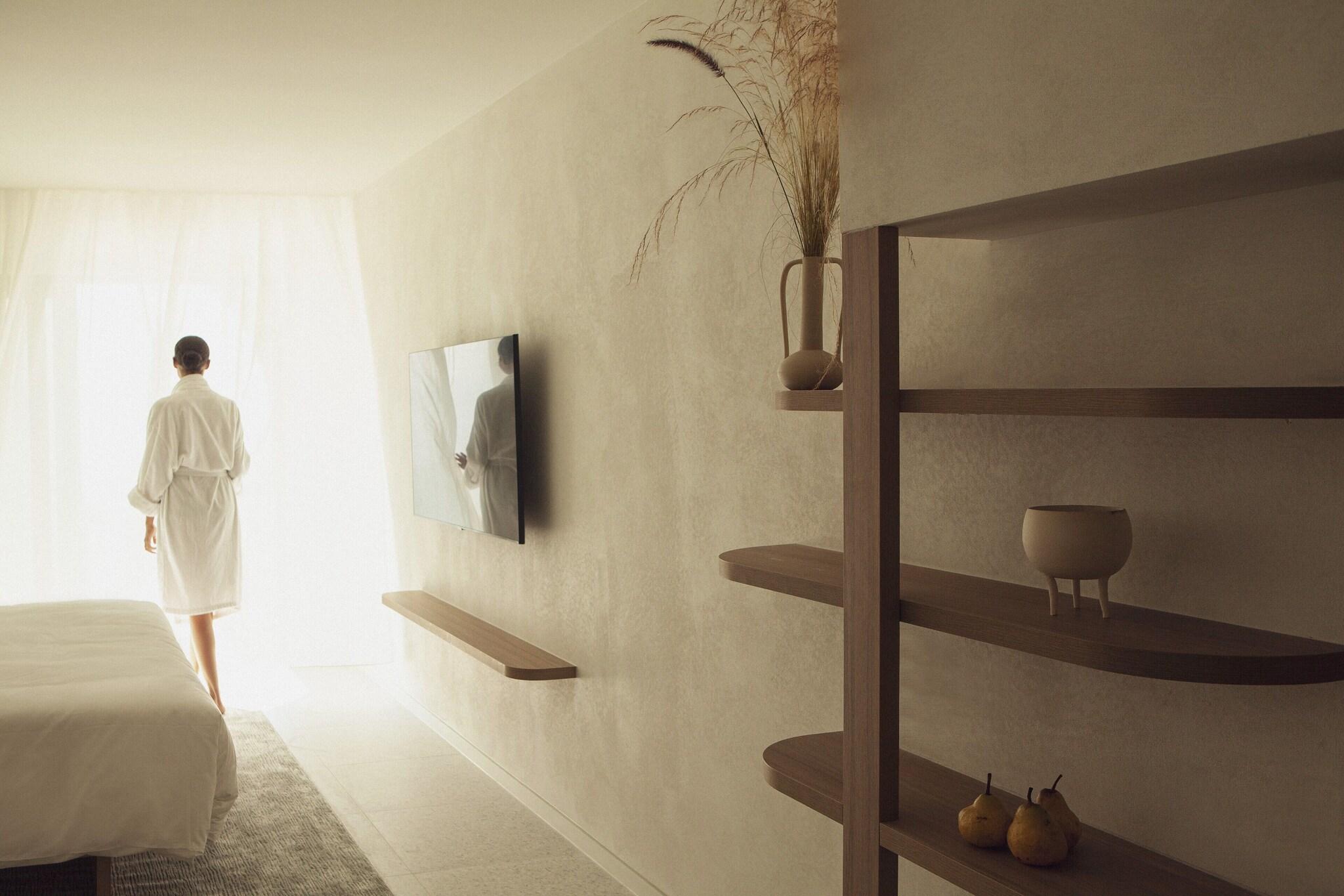 Studio King Size Bed