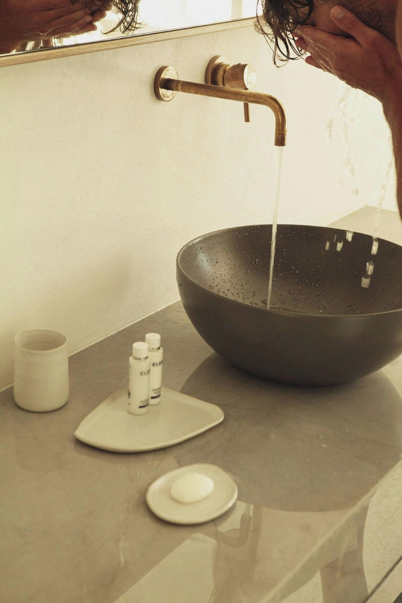 Studio King Size Bed