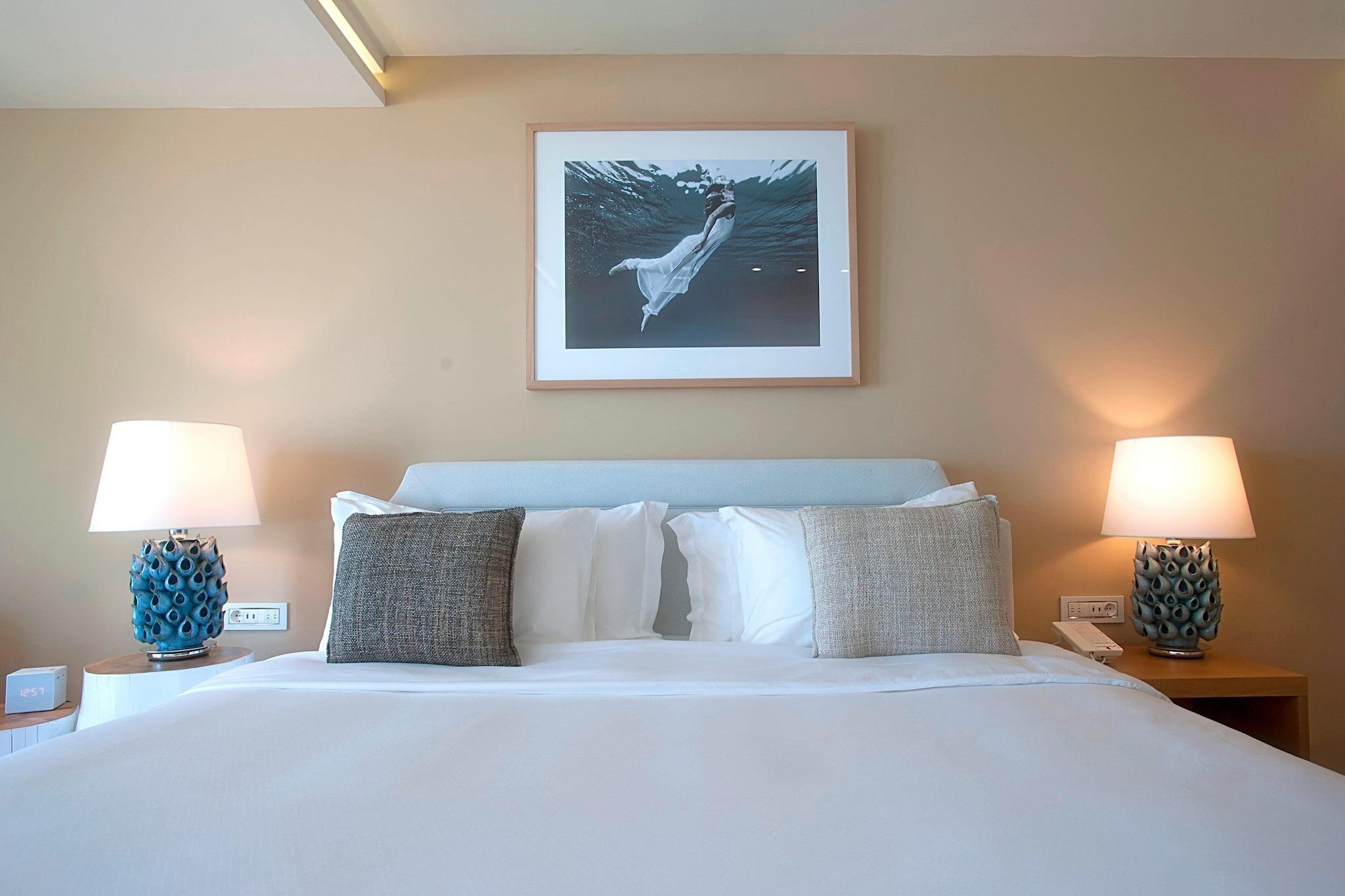 Suite Sea View King Bed