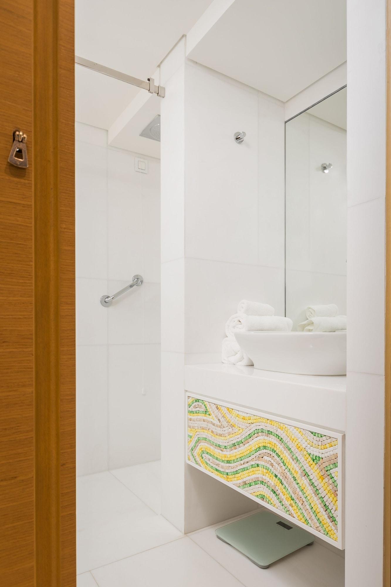 Double Sea View King Bed