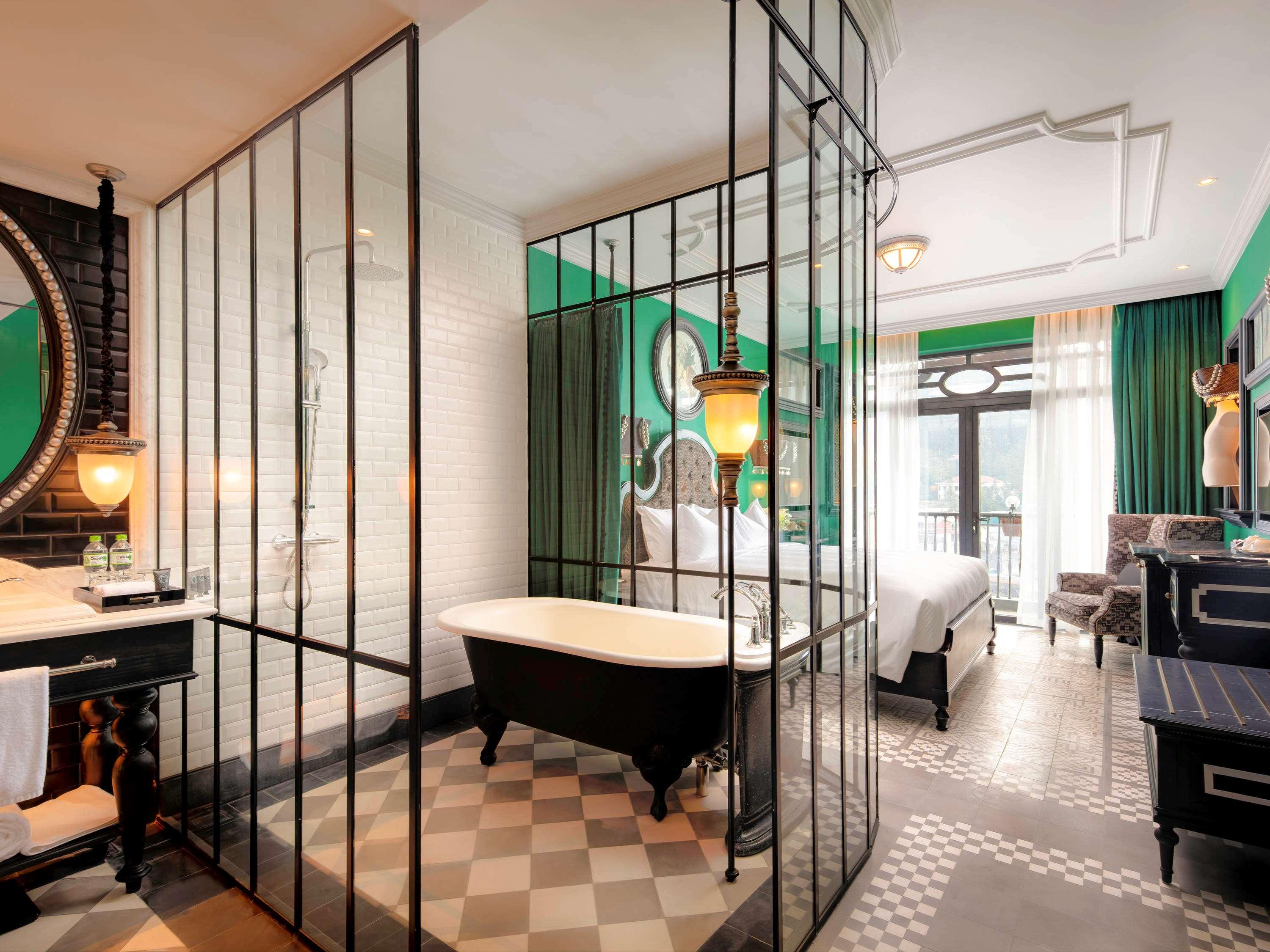 Double Deluxe King Bed