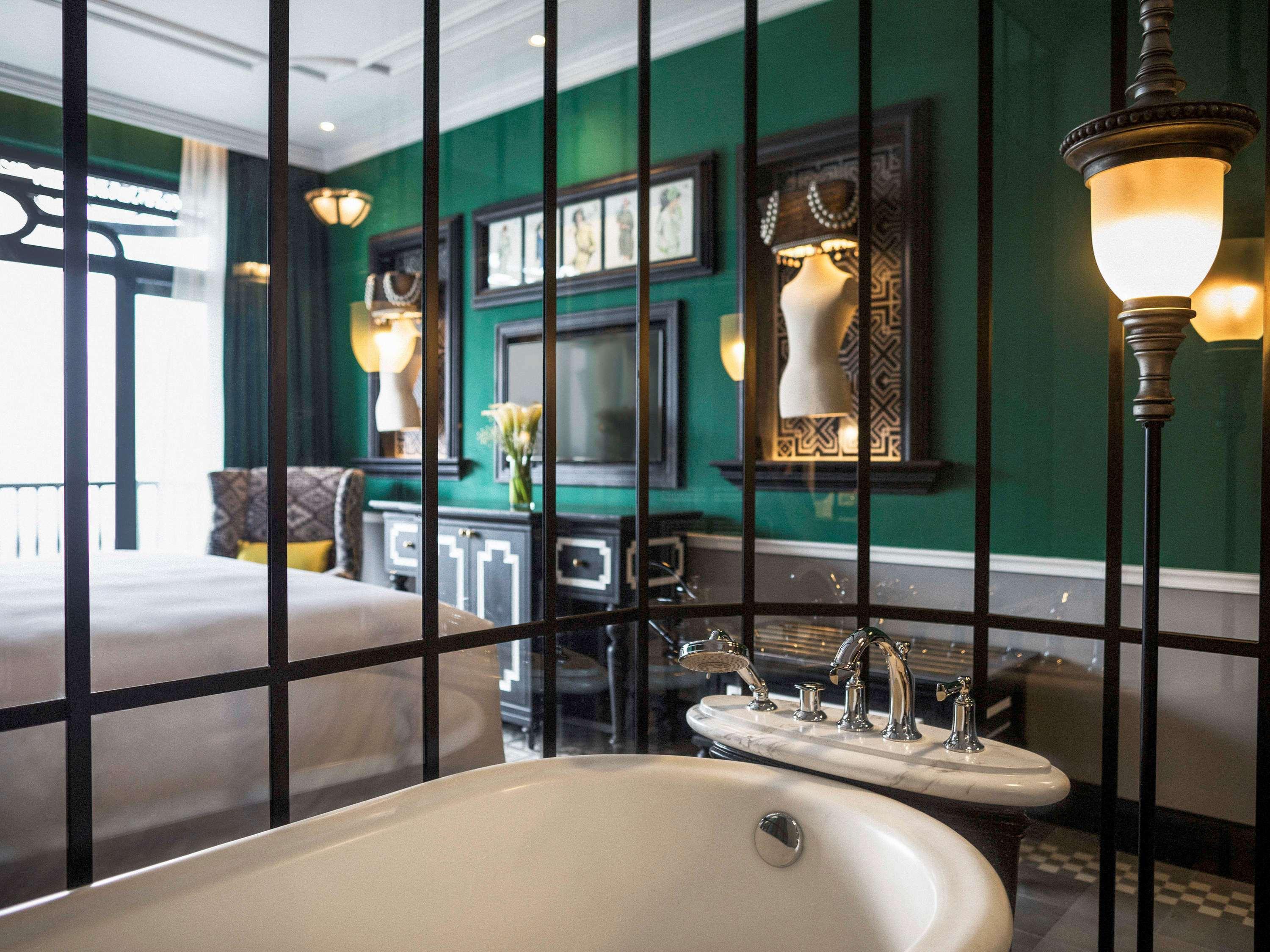 Double Deluxe King Bed