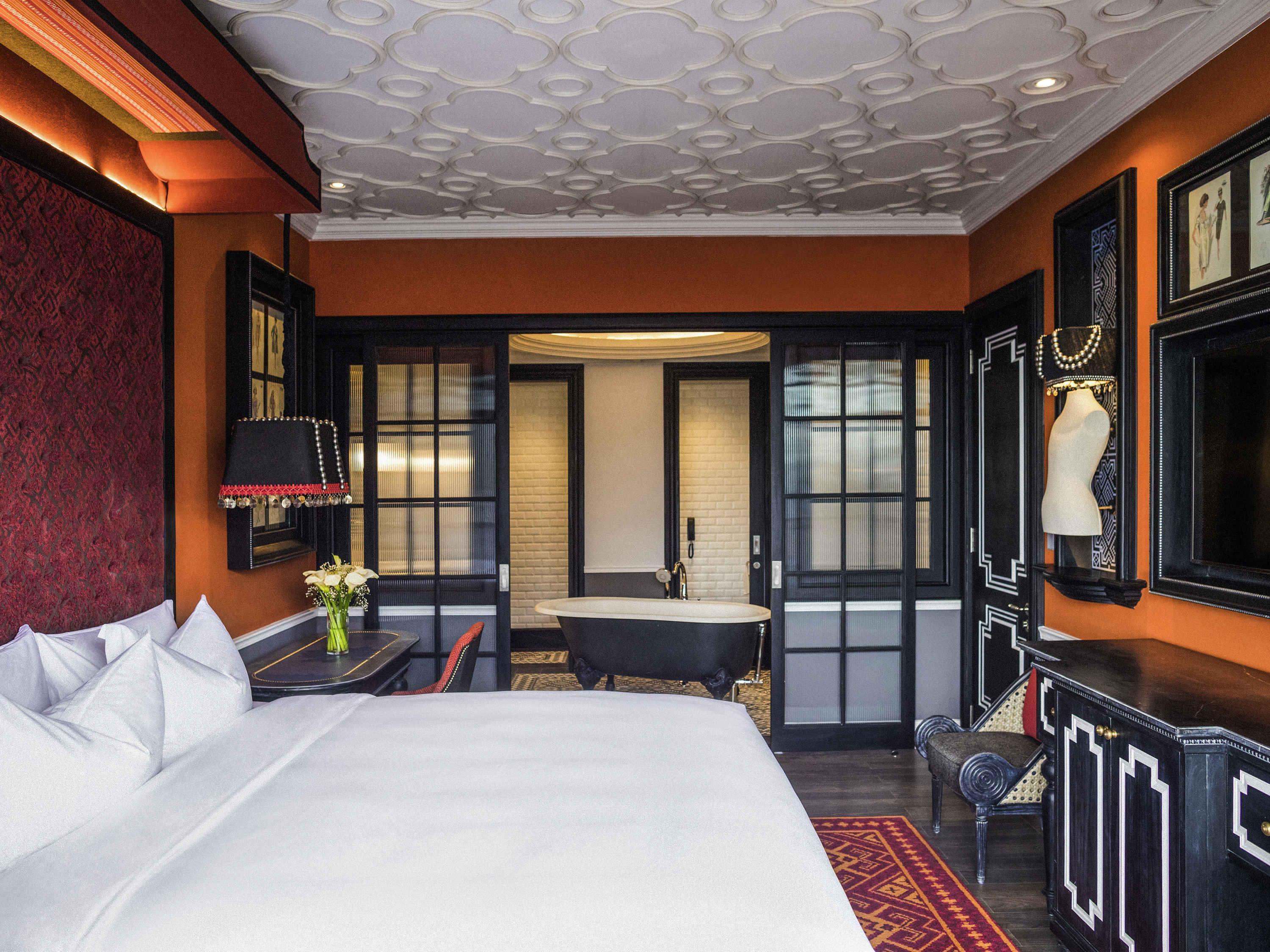 Suite Deluxe King Bed