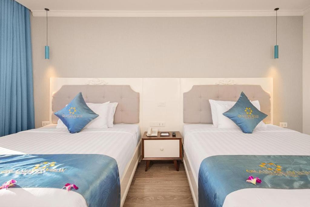 Family Room City View