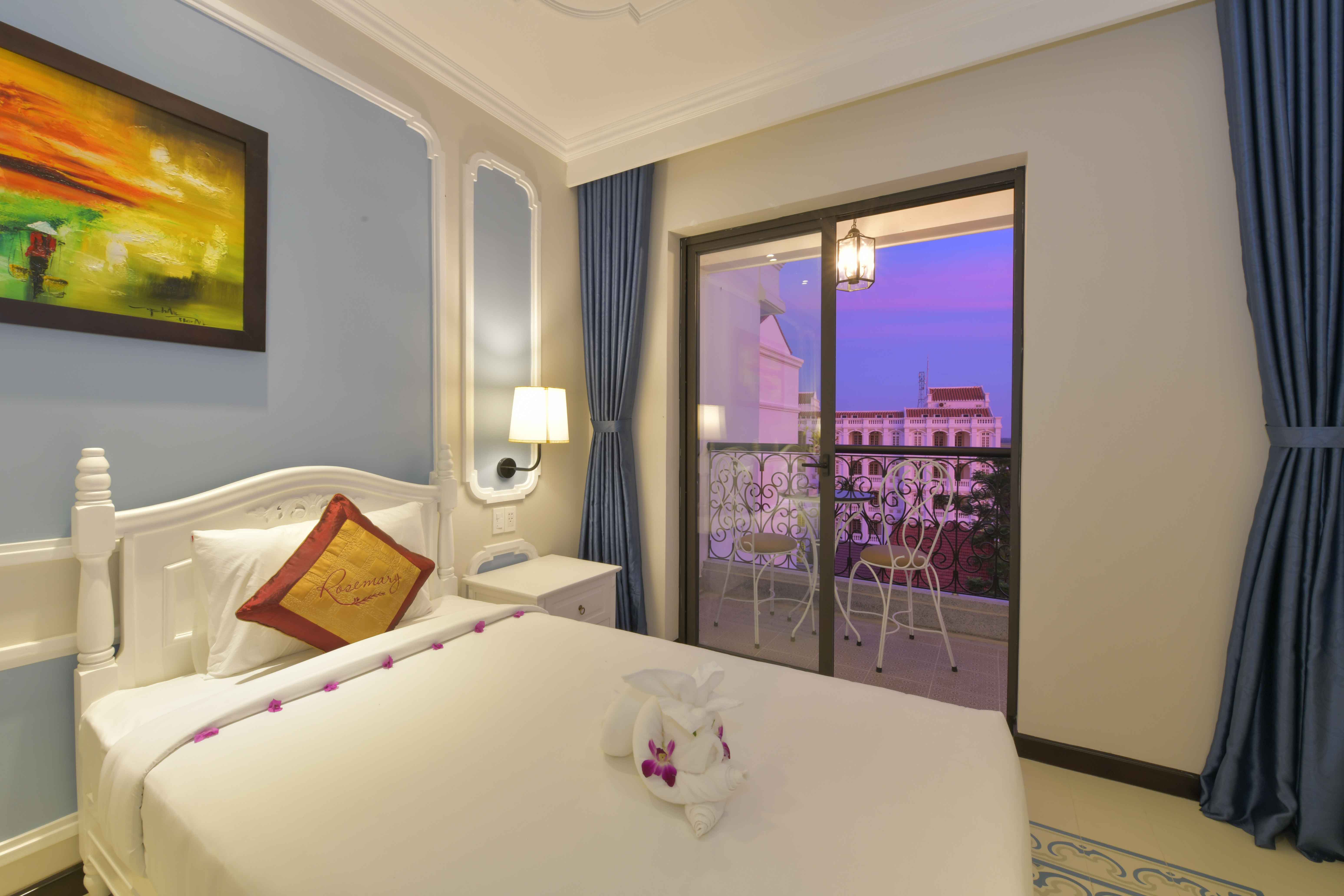 Twin Deluxe City View