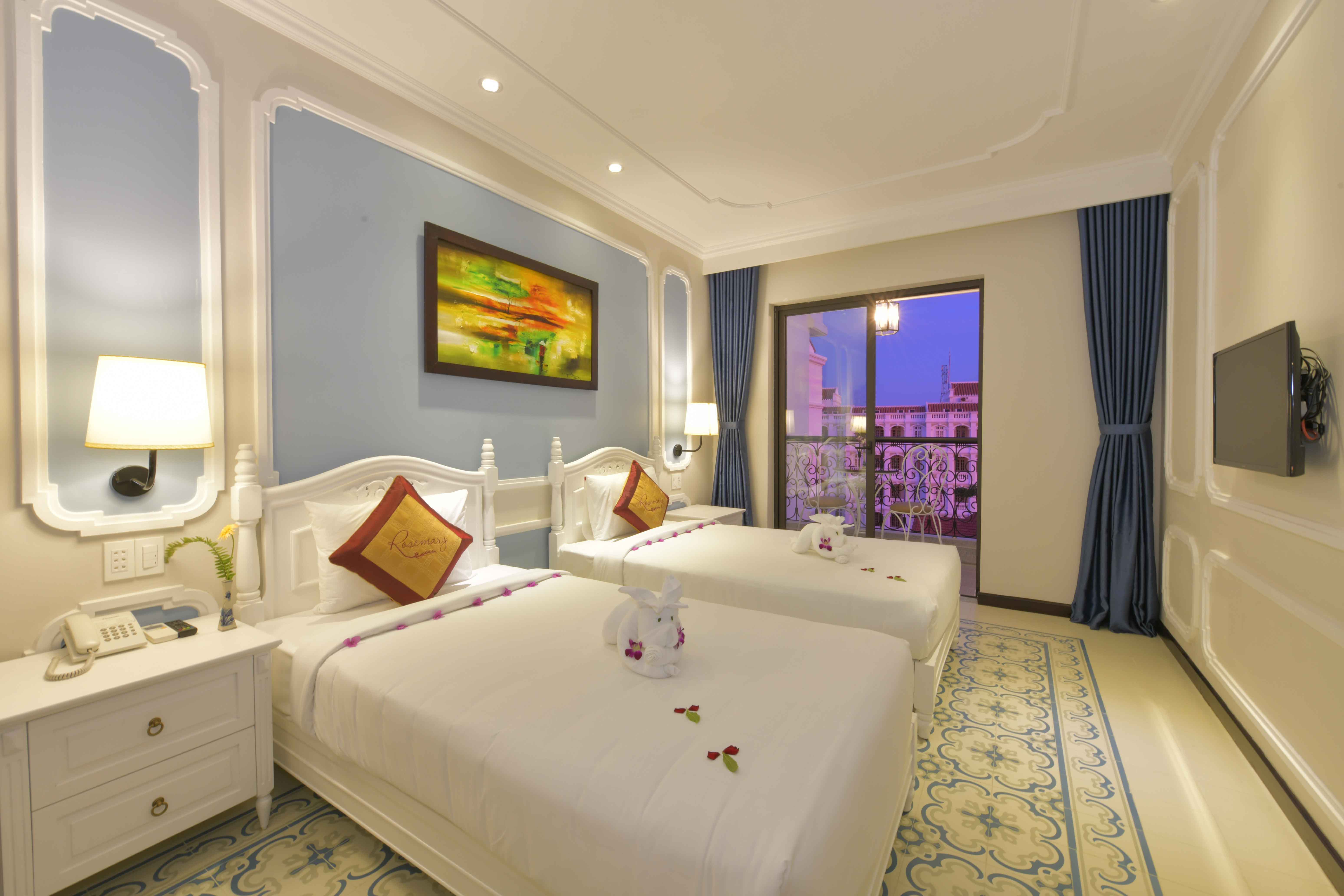 Twin Deluxe City View