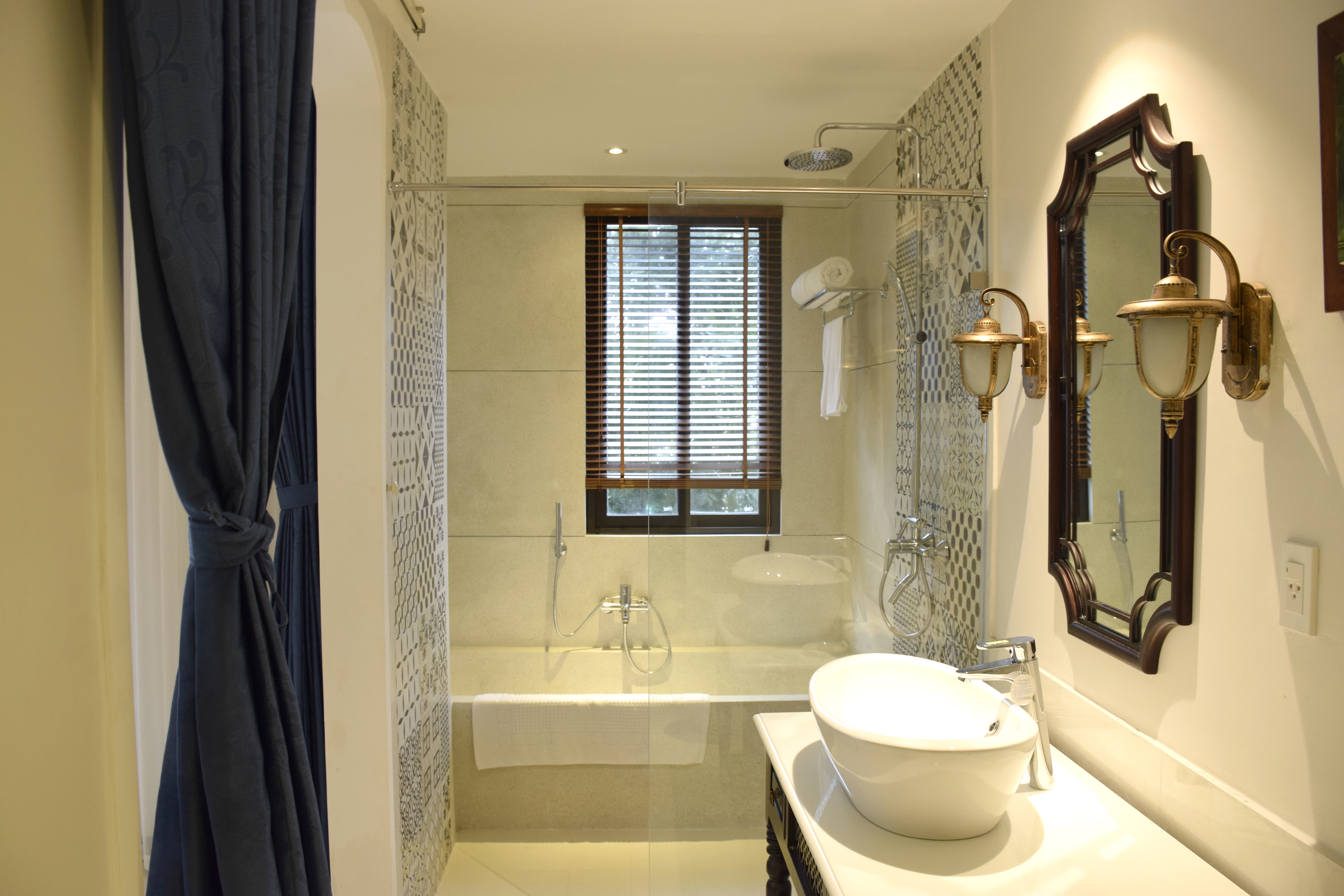 Twin Deluxe with Balcony